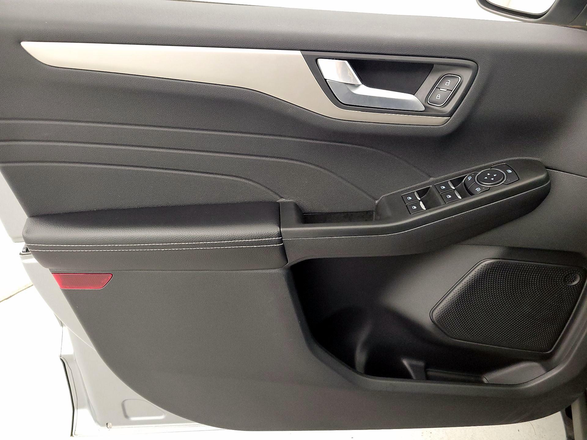 Thumbnail: 2022 Ford Escape - 12