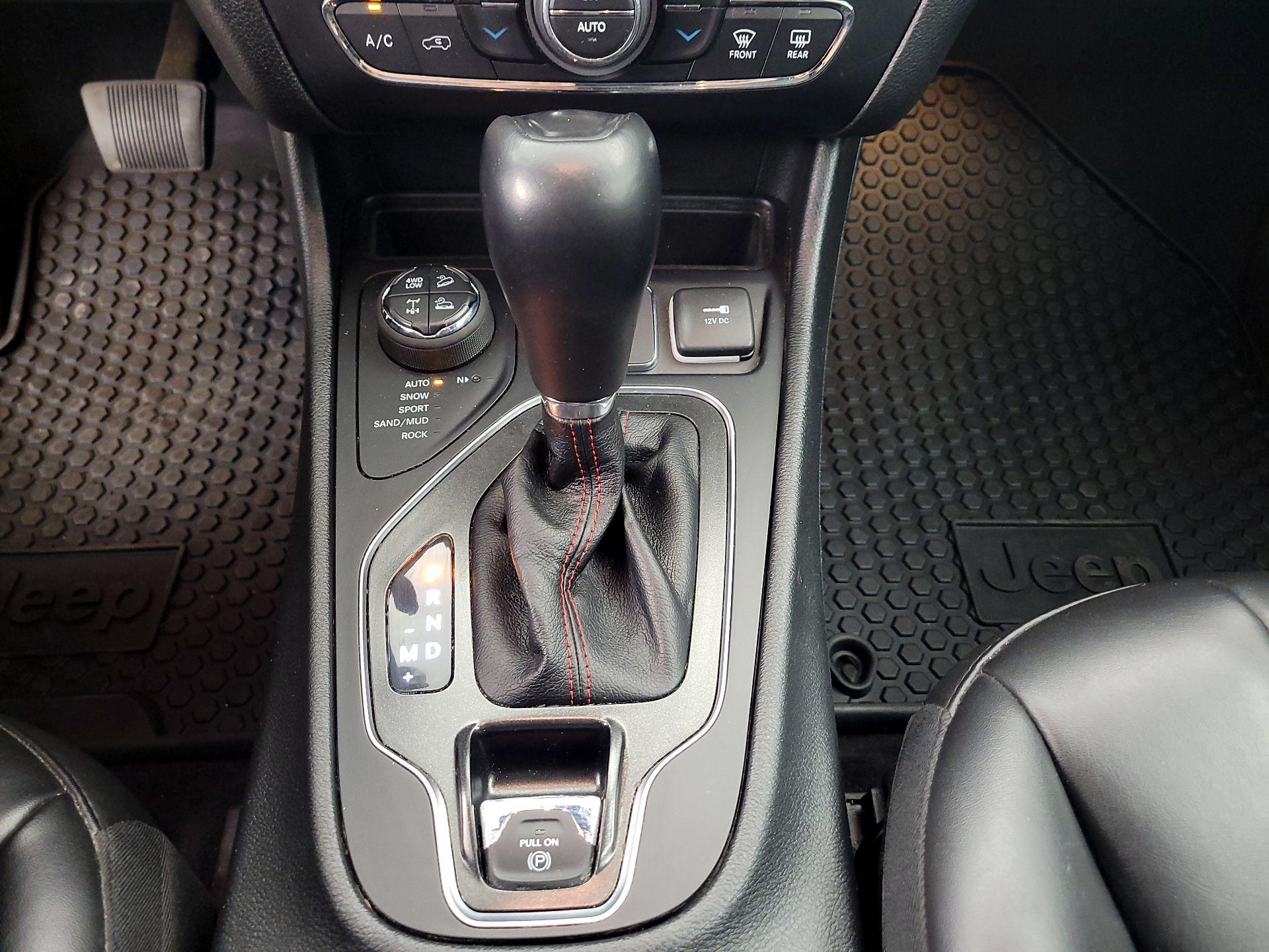 Thumbnail: 2022 Jeep Cherokee - 17