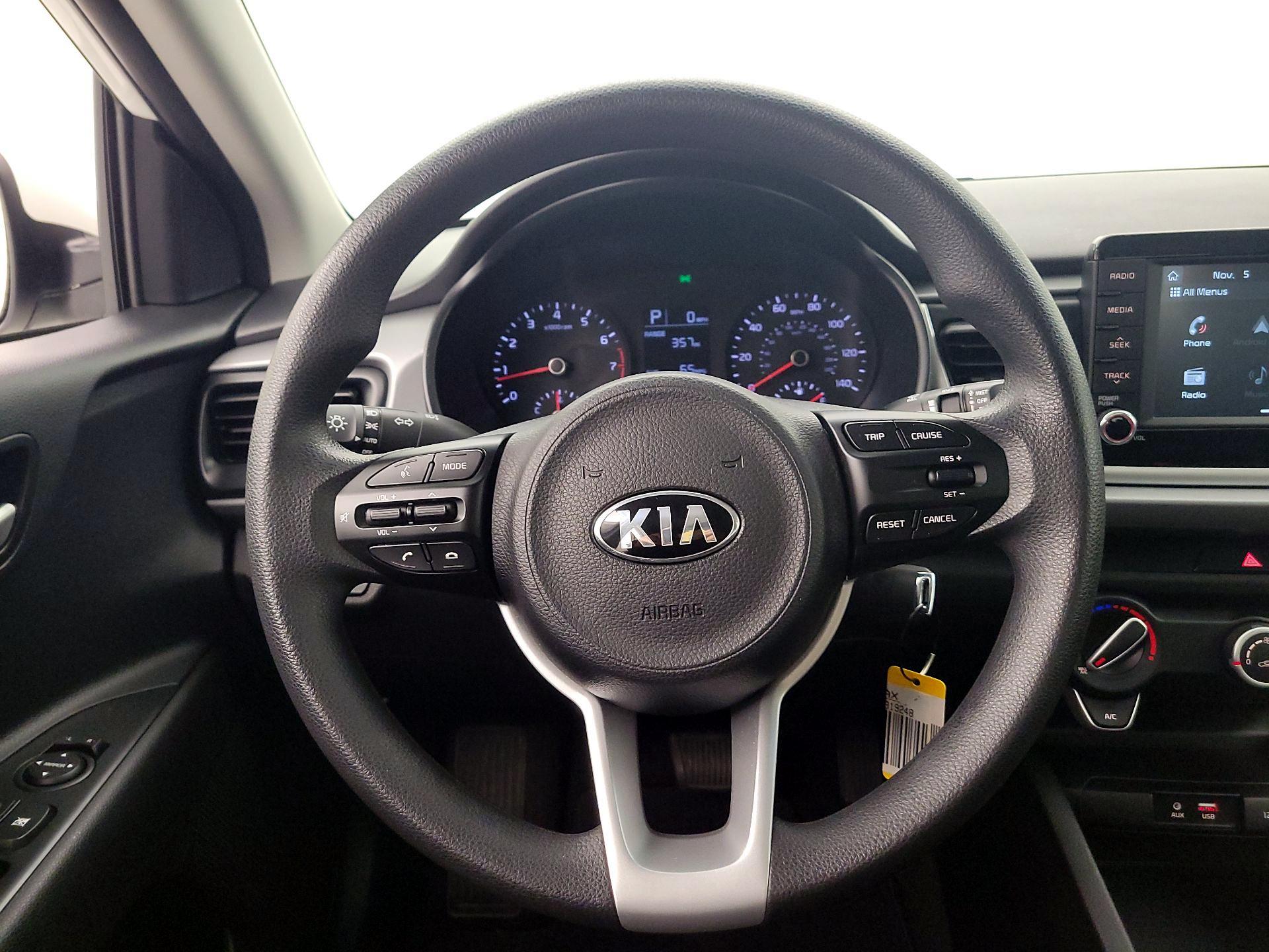 Thumbnail: 2020 Kia Rio - 10