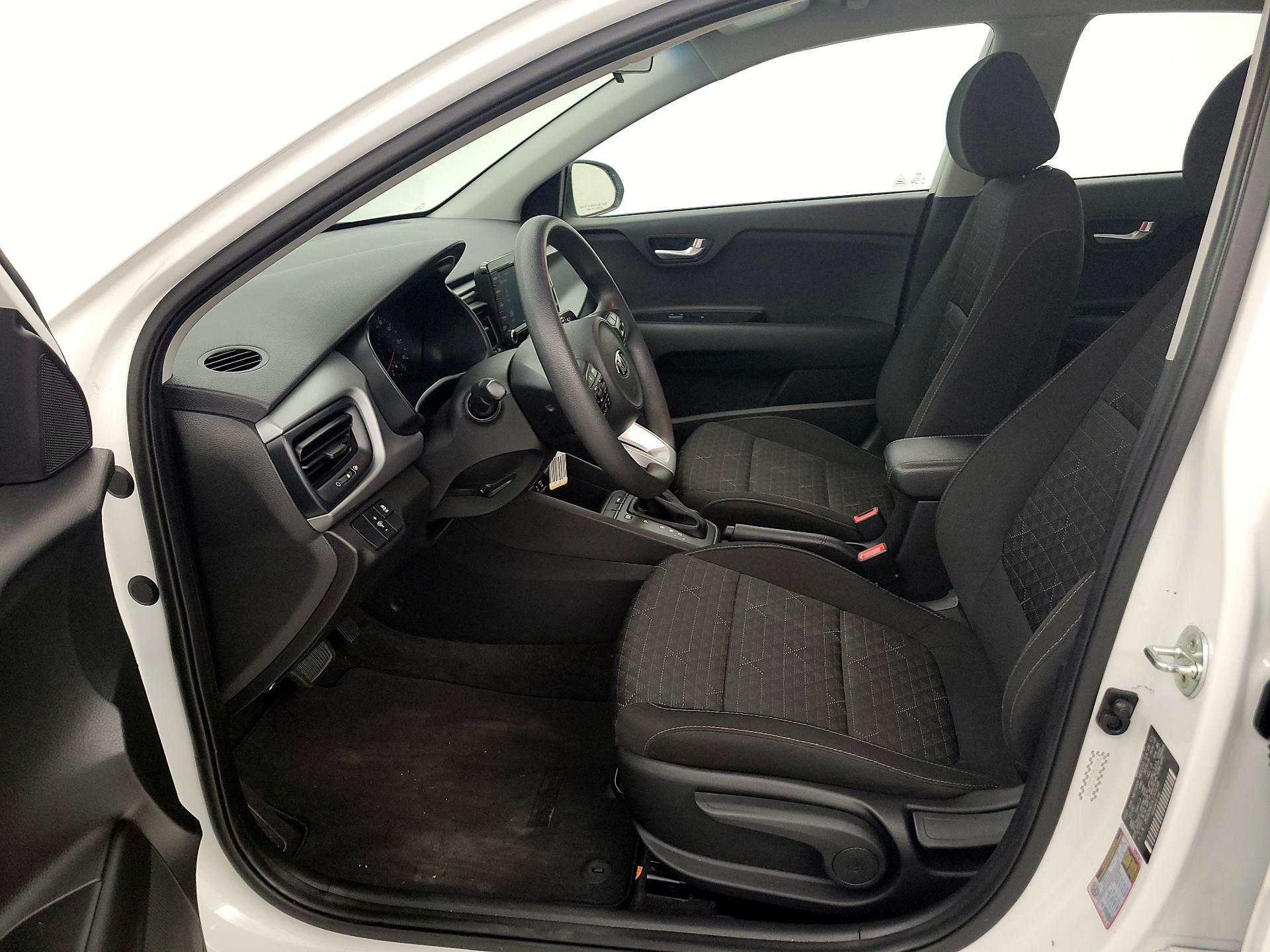 Thumbnail: 2020 Kia Rio - 11