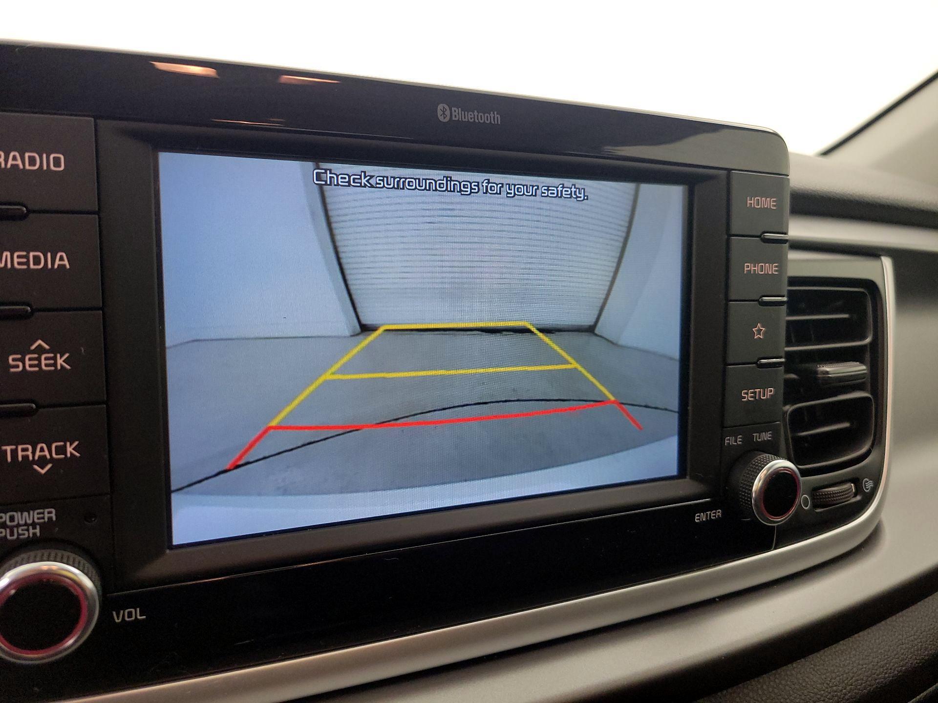 Thumbnail: 2020 Kia Rio - 14