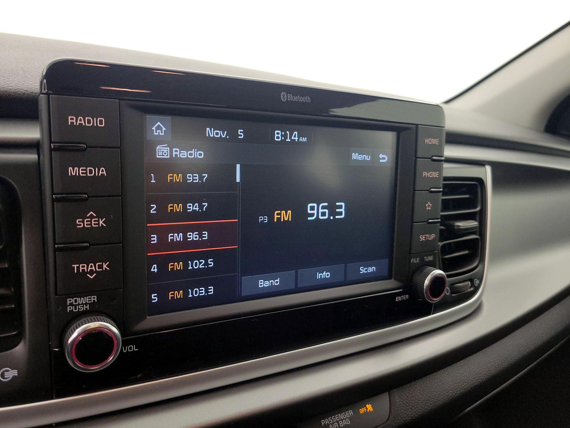 Thumbnail: 2020 Kia Rio - 15