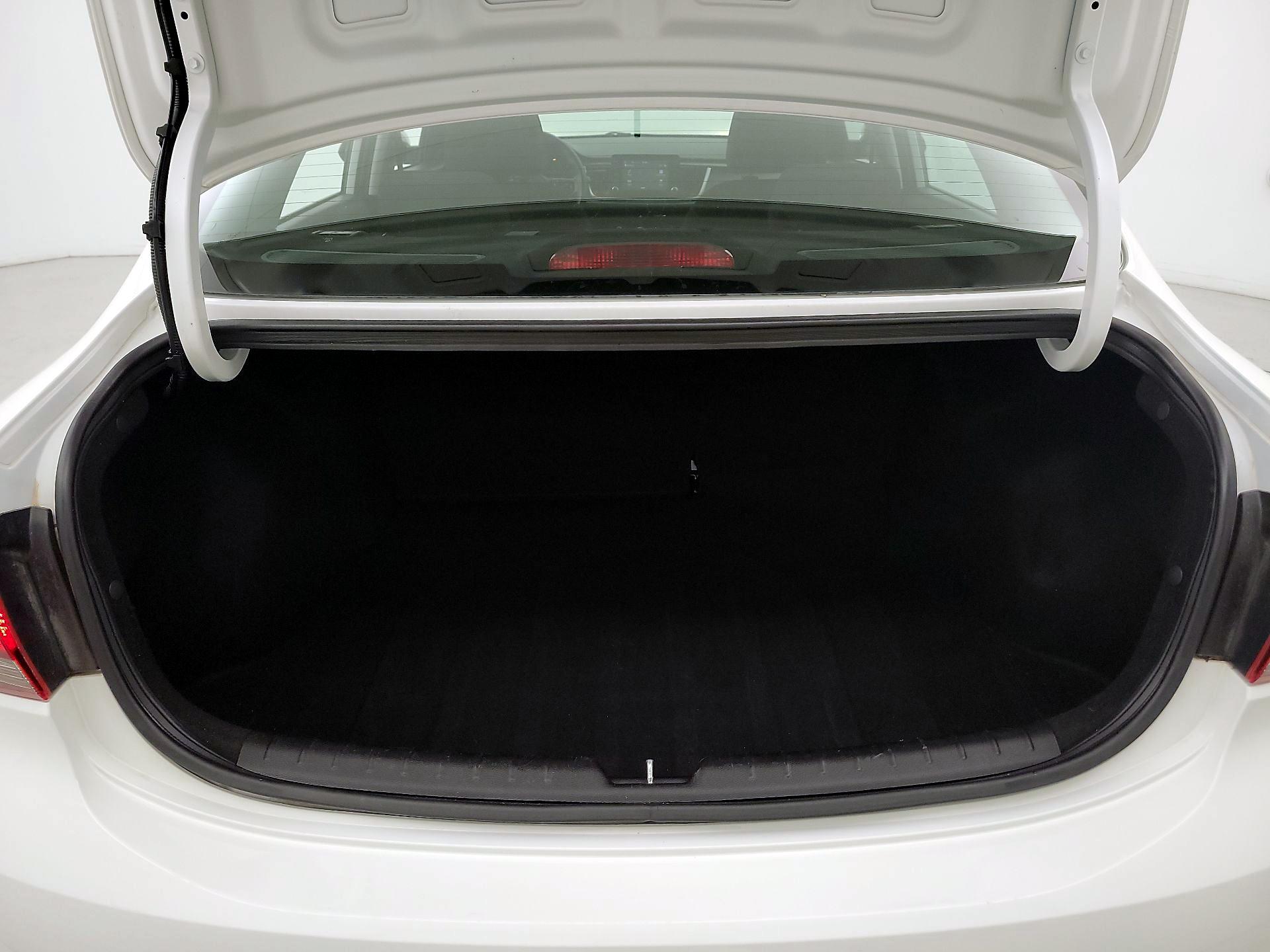 Thumbnail: 2020 Kia Rio - 20