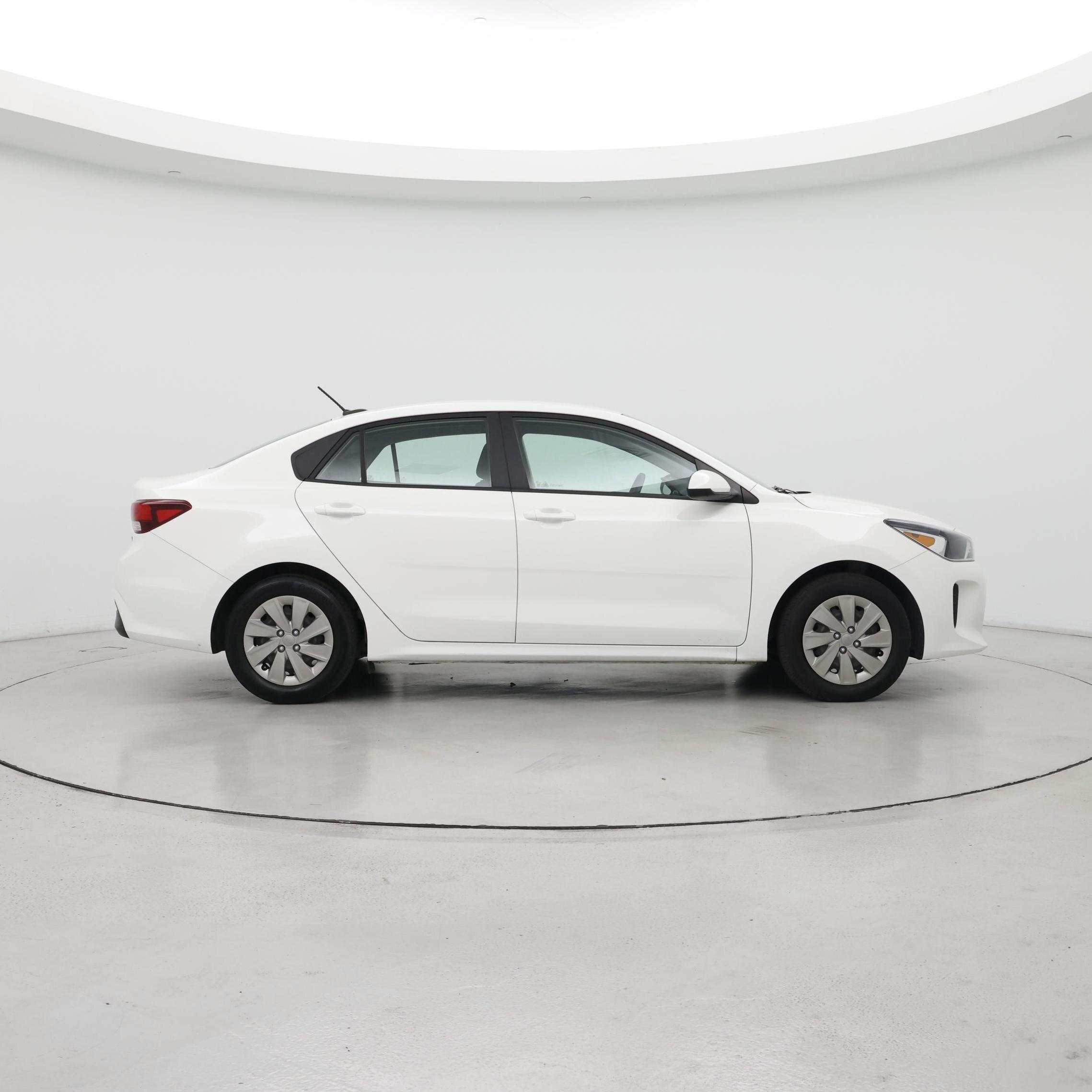 Thumbnail: 2020 Kia Rio - 7