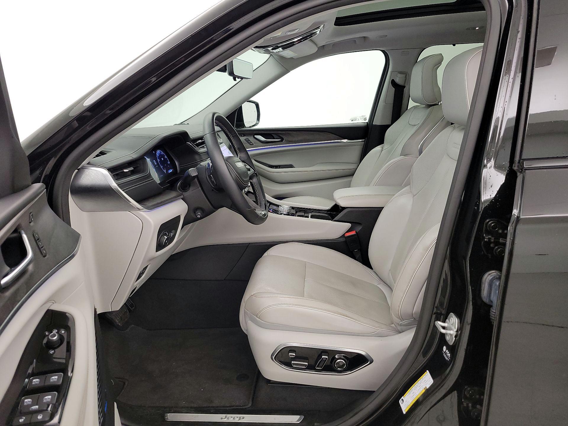 Thumbnail: 2023 Jeep Grand Cherokee L - 11