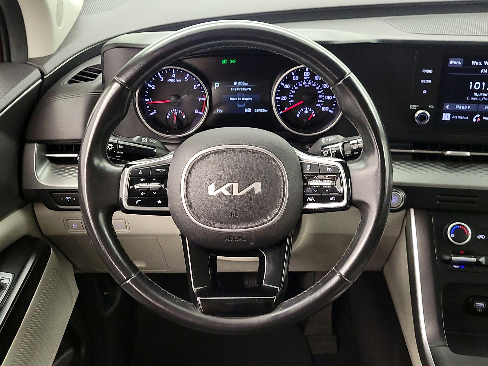 Thumbnail: 2022 Kia Carnival - 10