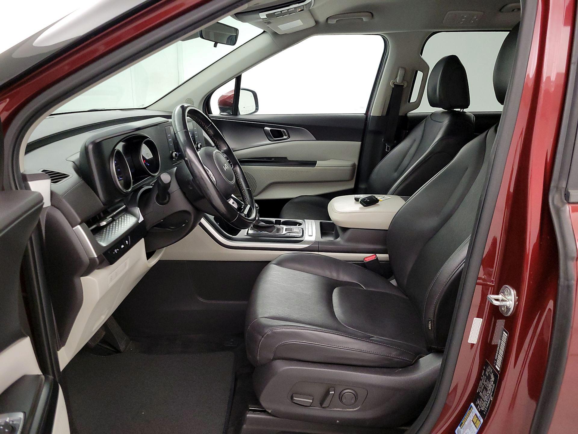 Thumbnail: 2022 Kia Carnival - 11