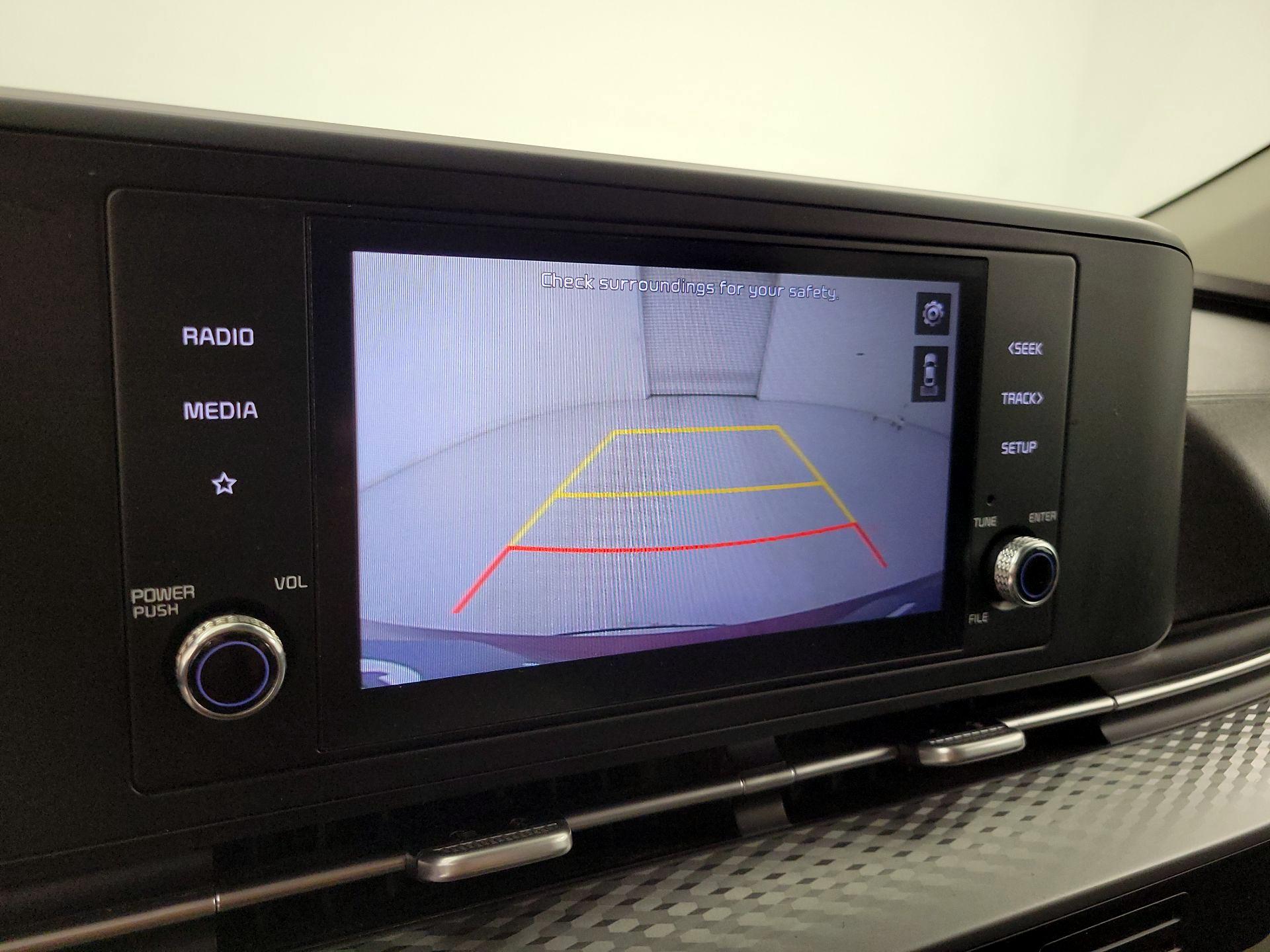 Thumbnail: 2022 Kia Carnival - 14