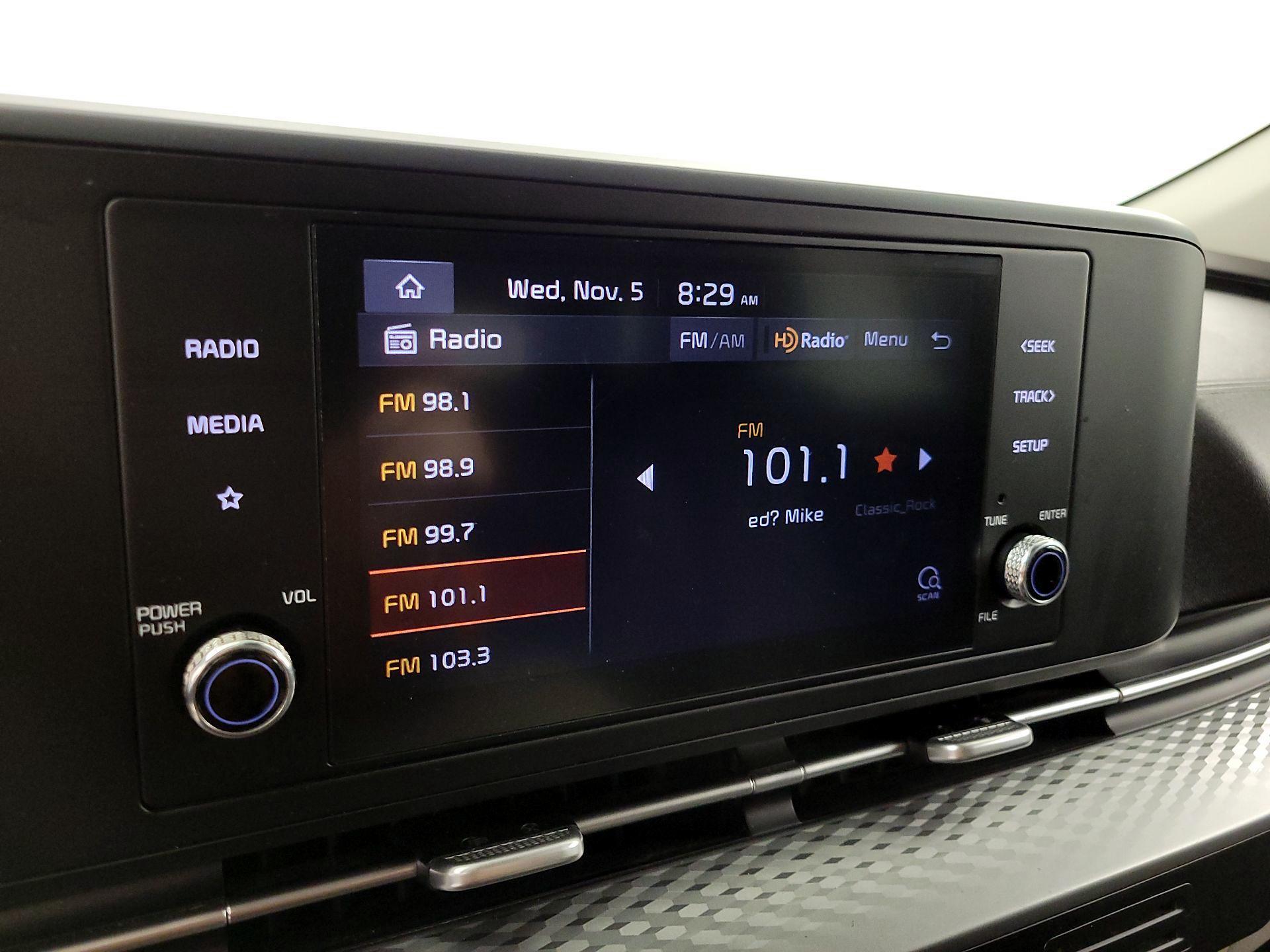 Thumbnail: 2022 Kia Carnival - 15