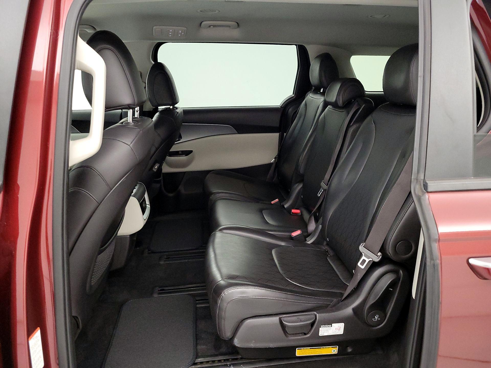 Thumbnail: 2022 Kia Carnival - 19