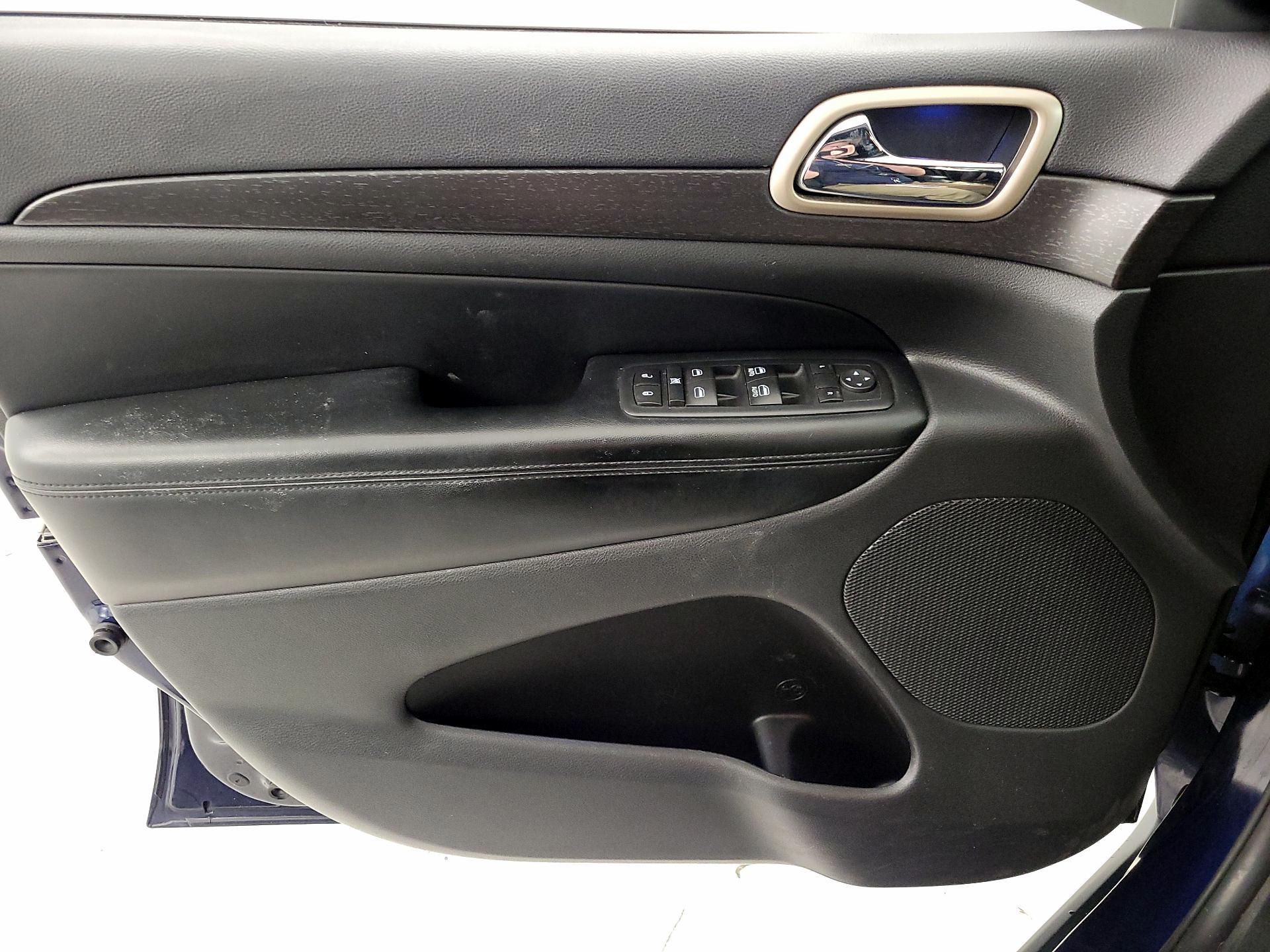 Thumbnail: 2017 Jeep Grand Cherokee - 12