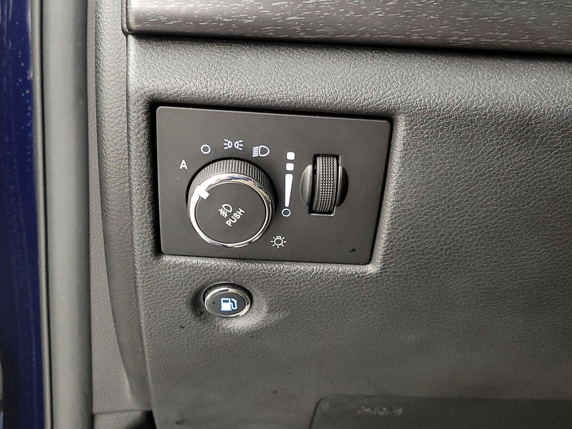 Thumbnail: 2017 Jeep Grand Cherokee - 13