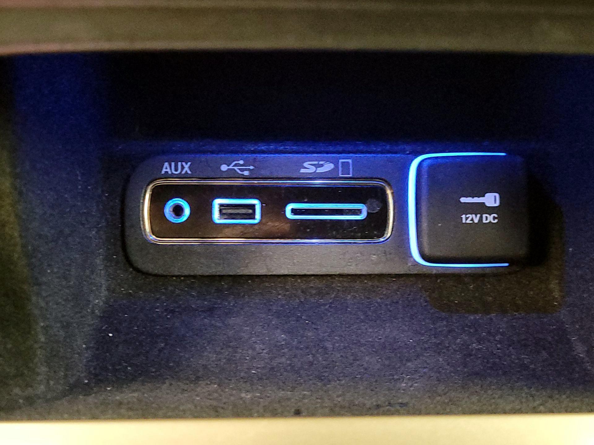 Thumbnail: 2017 Jeep Grand Cherokee - 18