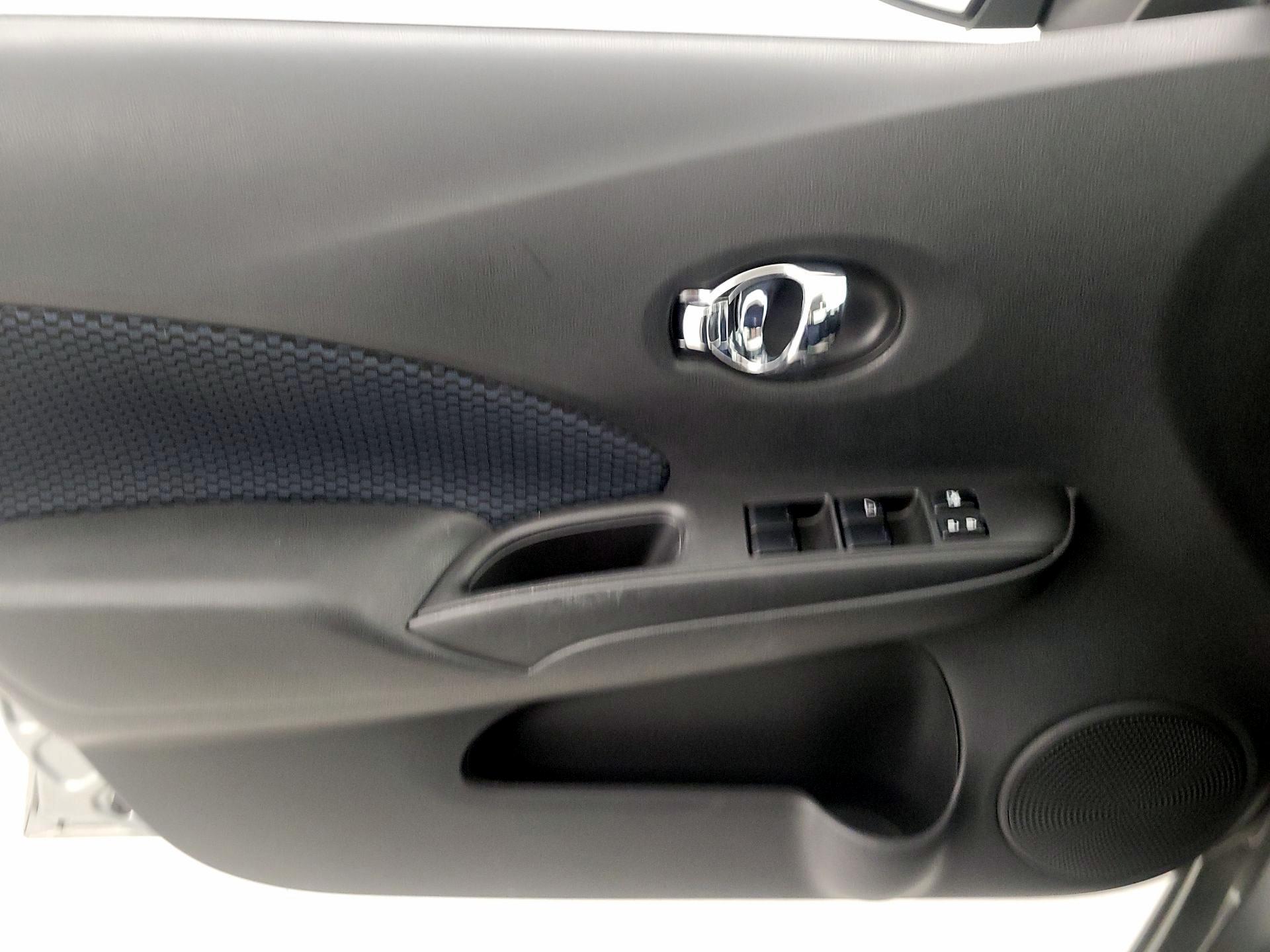 Thumbnail: 2014 Nissan Versa Note - 12