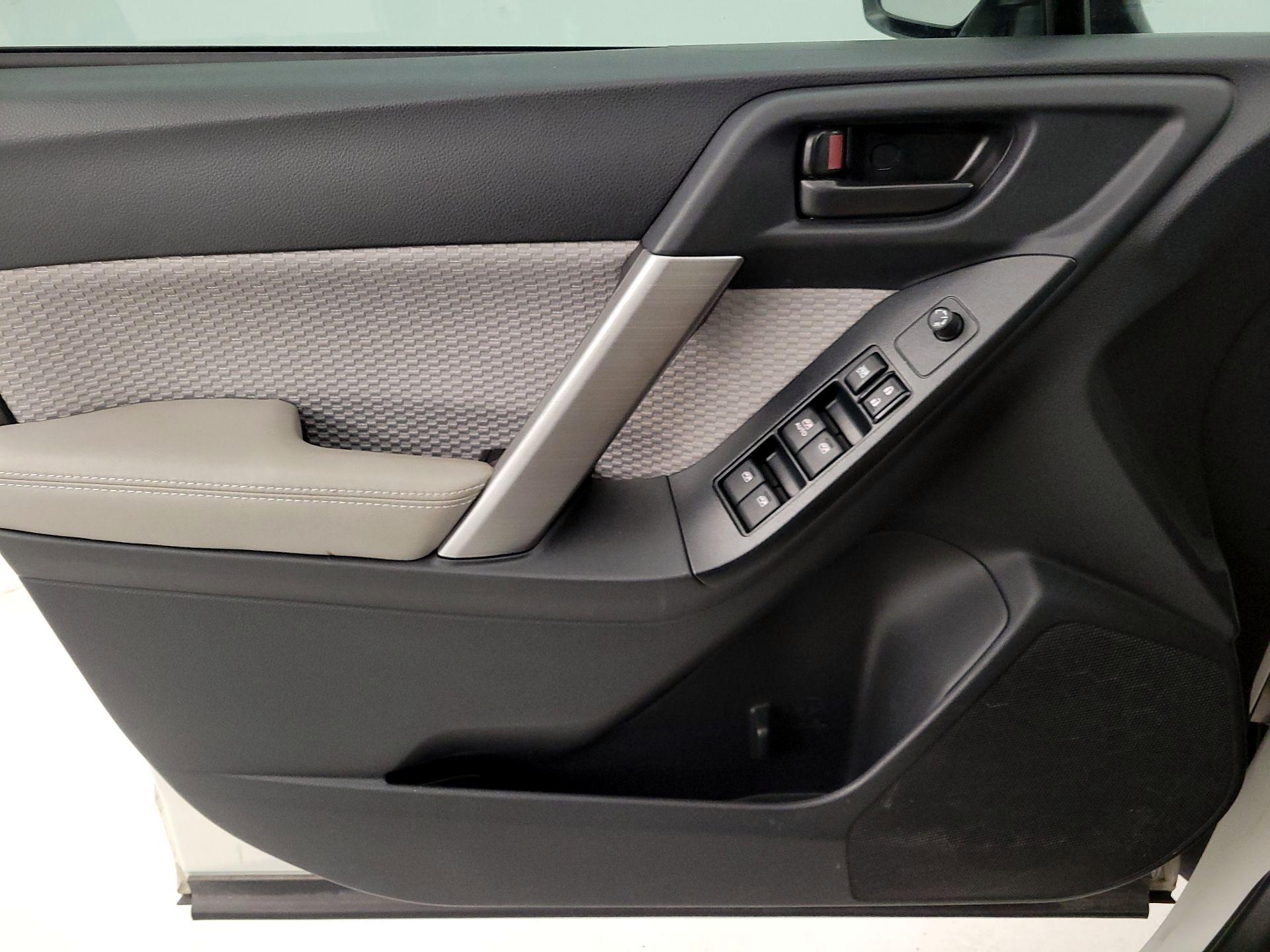 Thumbnail: 2017 Subaru Forester - 12