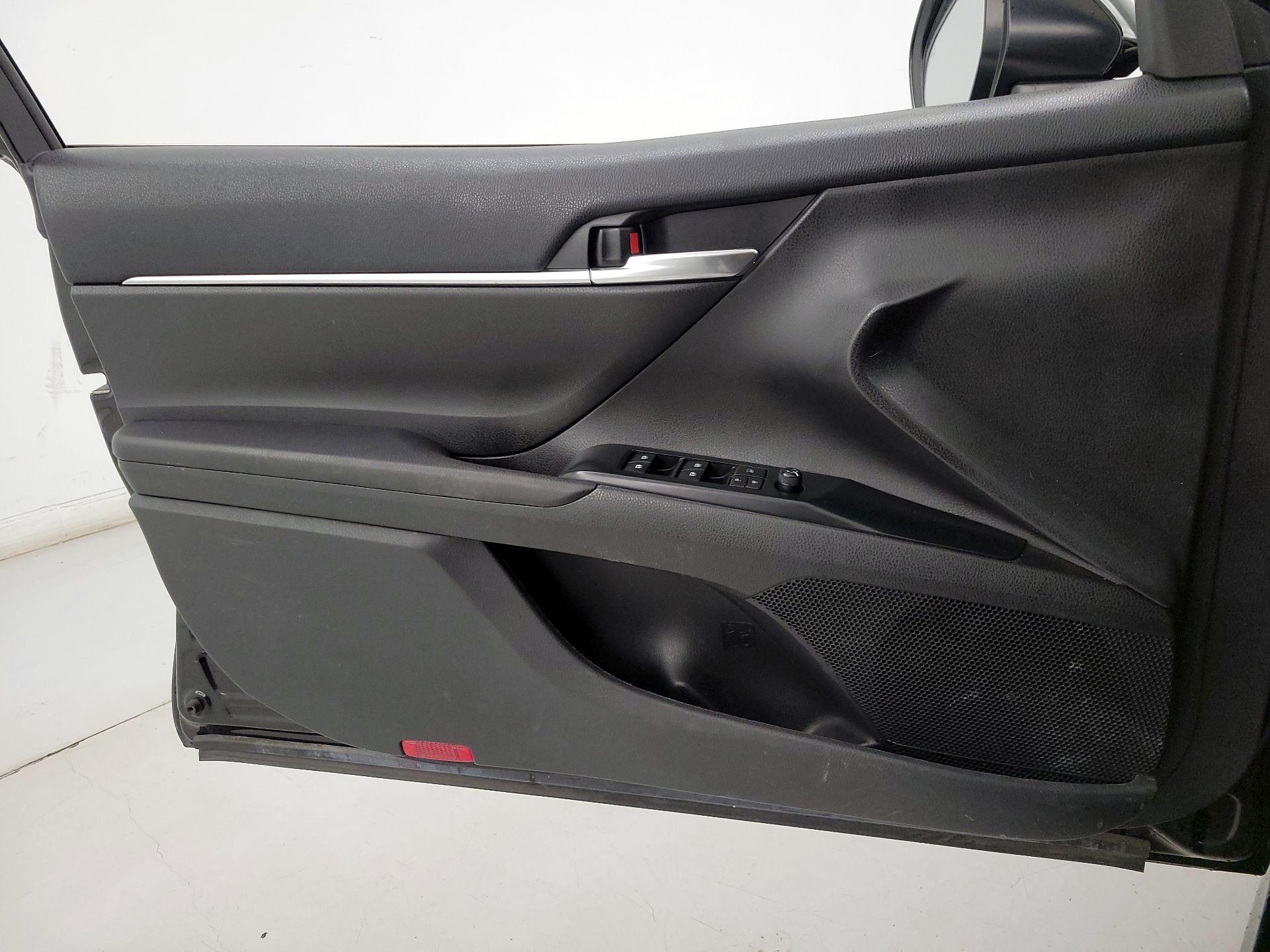 Thumbnail: 2020 Toyota Camry - 12