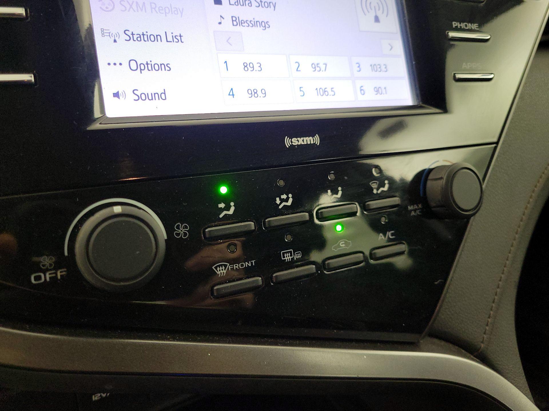 Thumbnail: 2020 Toyota Camry - 16