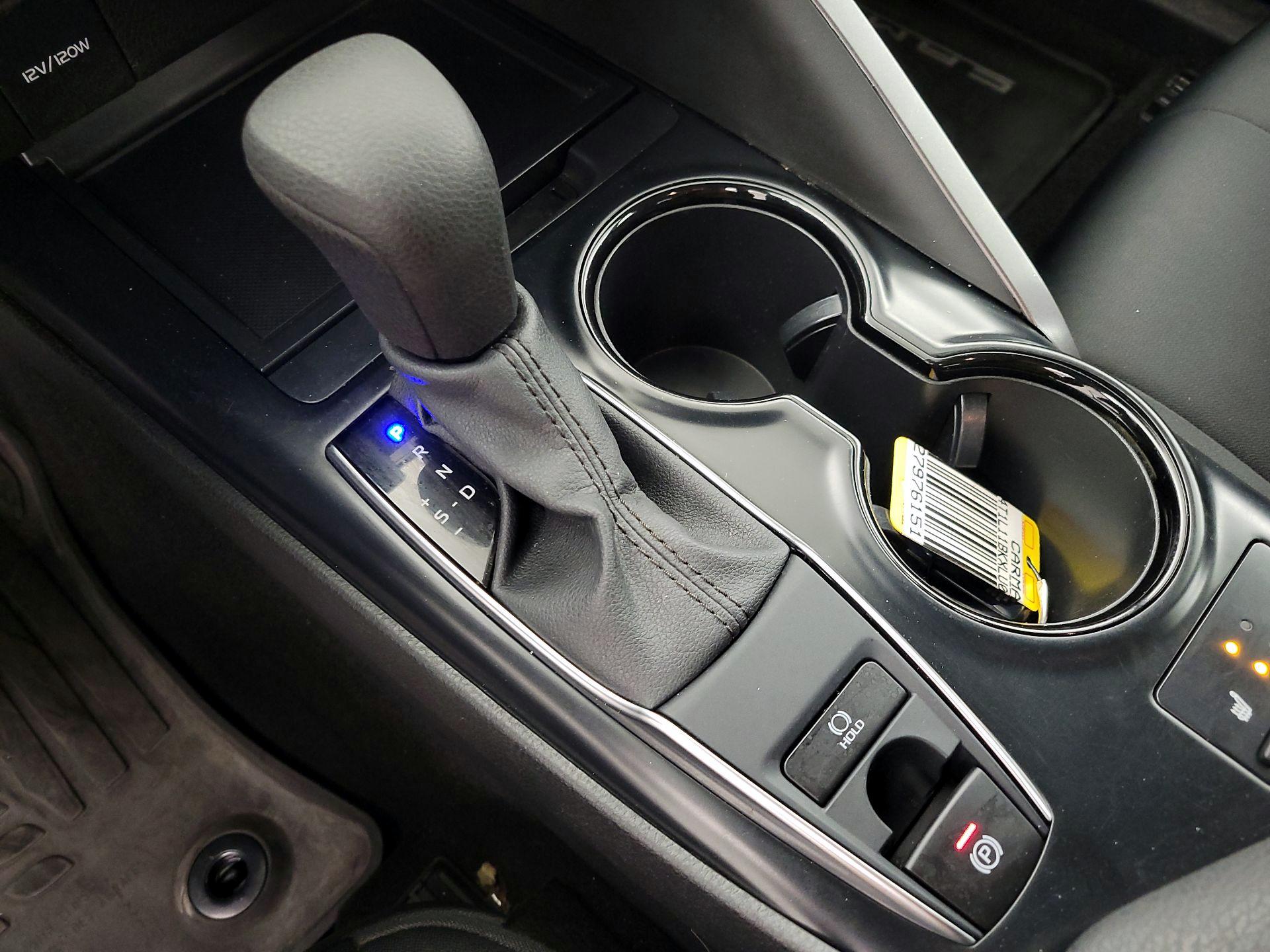 Thumbnail: 2020 Toyota Camry - 17