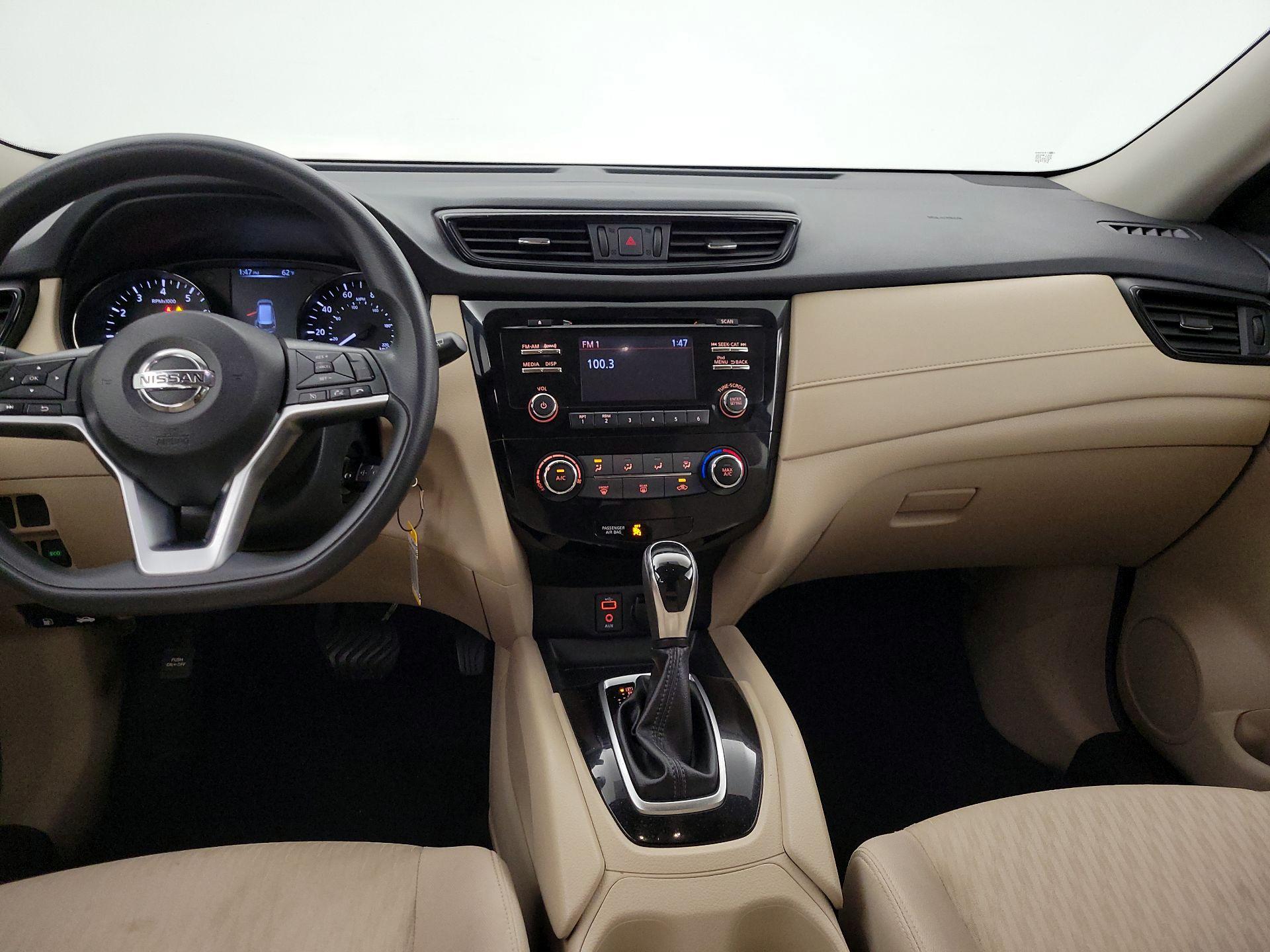 Thumbnail: 2017 Nissan Rogue - 9