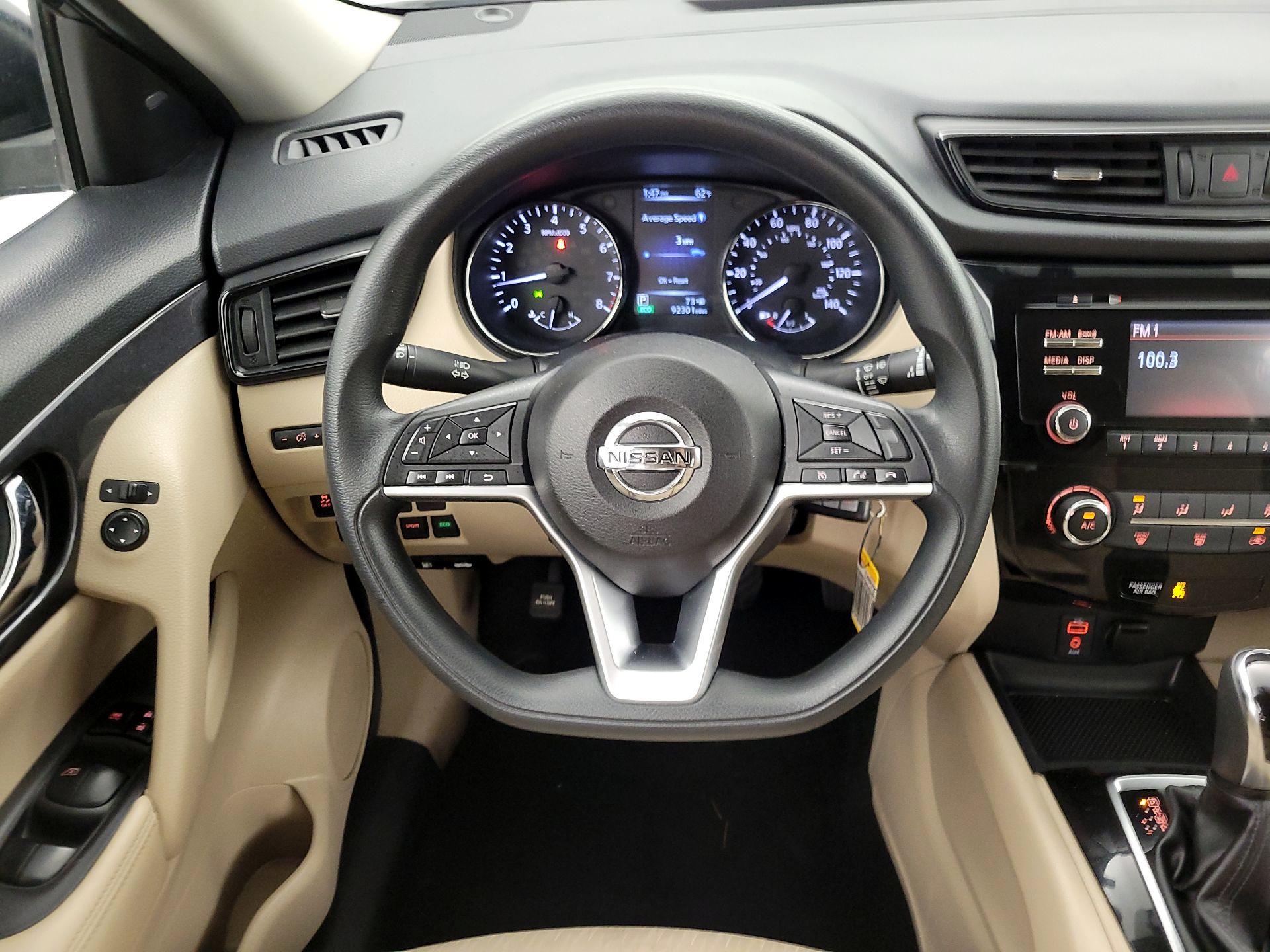 Thumbnail: 2017 Nissan Rogue - 10