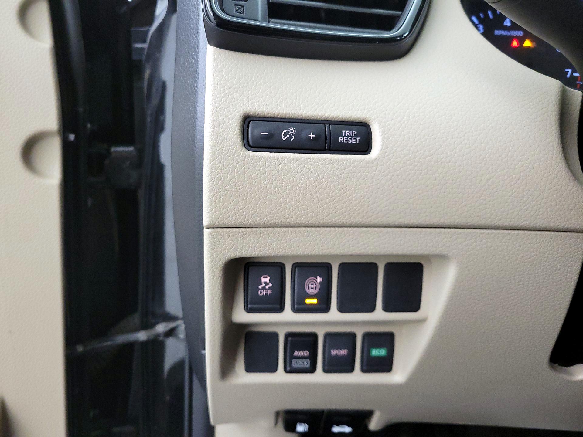 Thumbnail: 2017 Nissan Rogue - 13