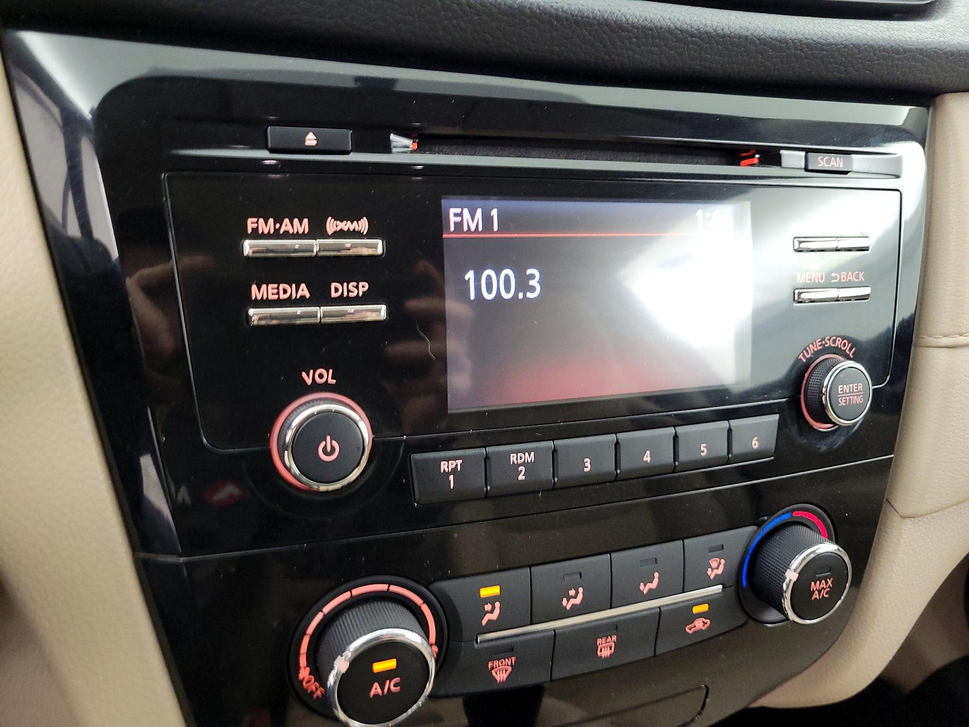 Thumbnail: 2017 Nissan Rogue - 15