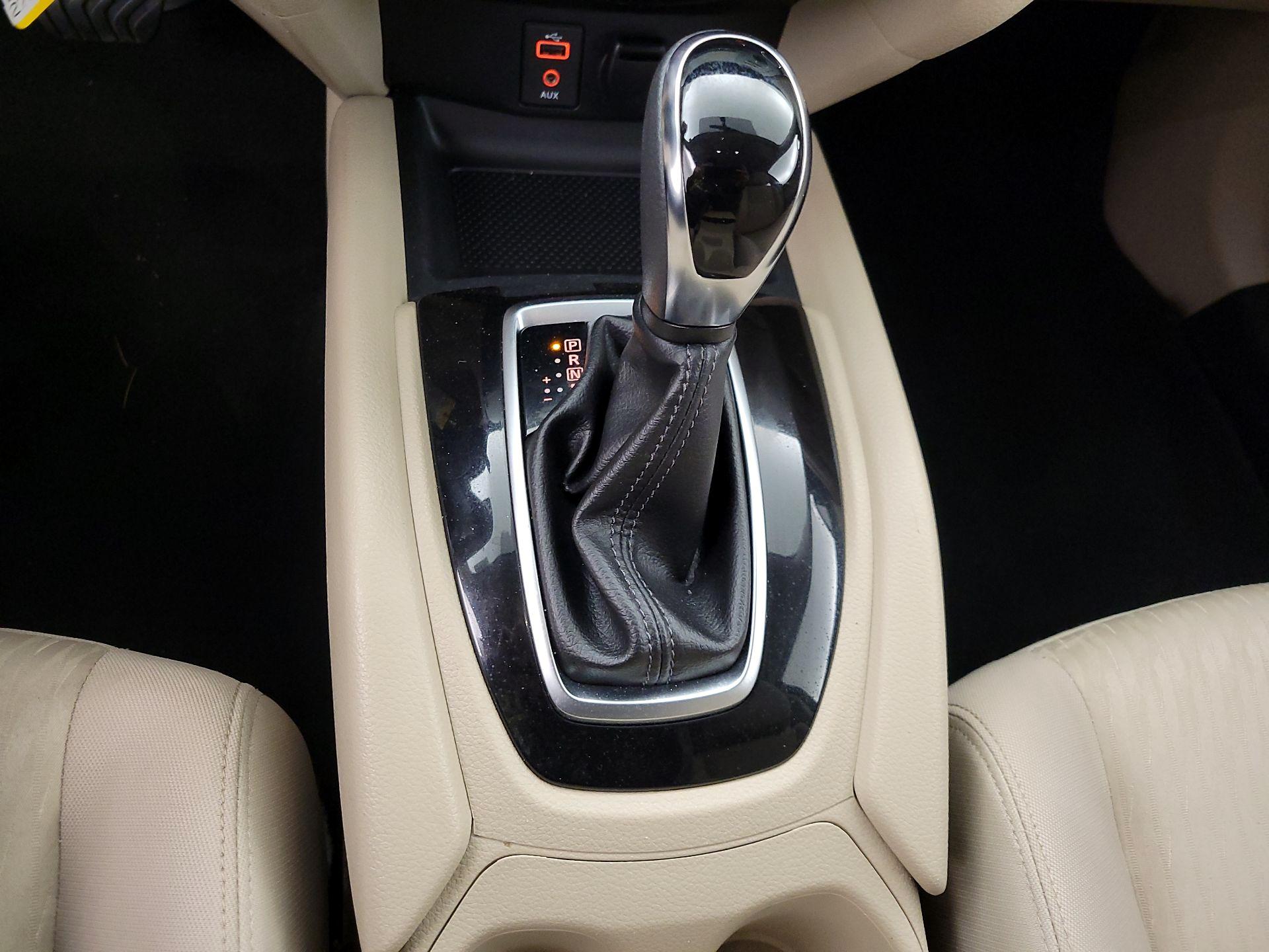 Thumbnail: 2017 Nissan Rogue - 17