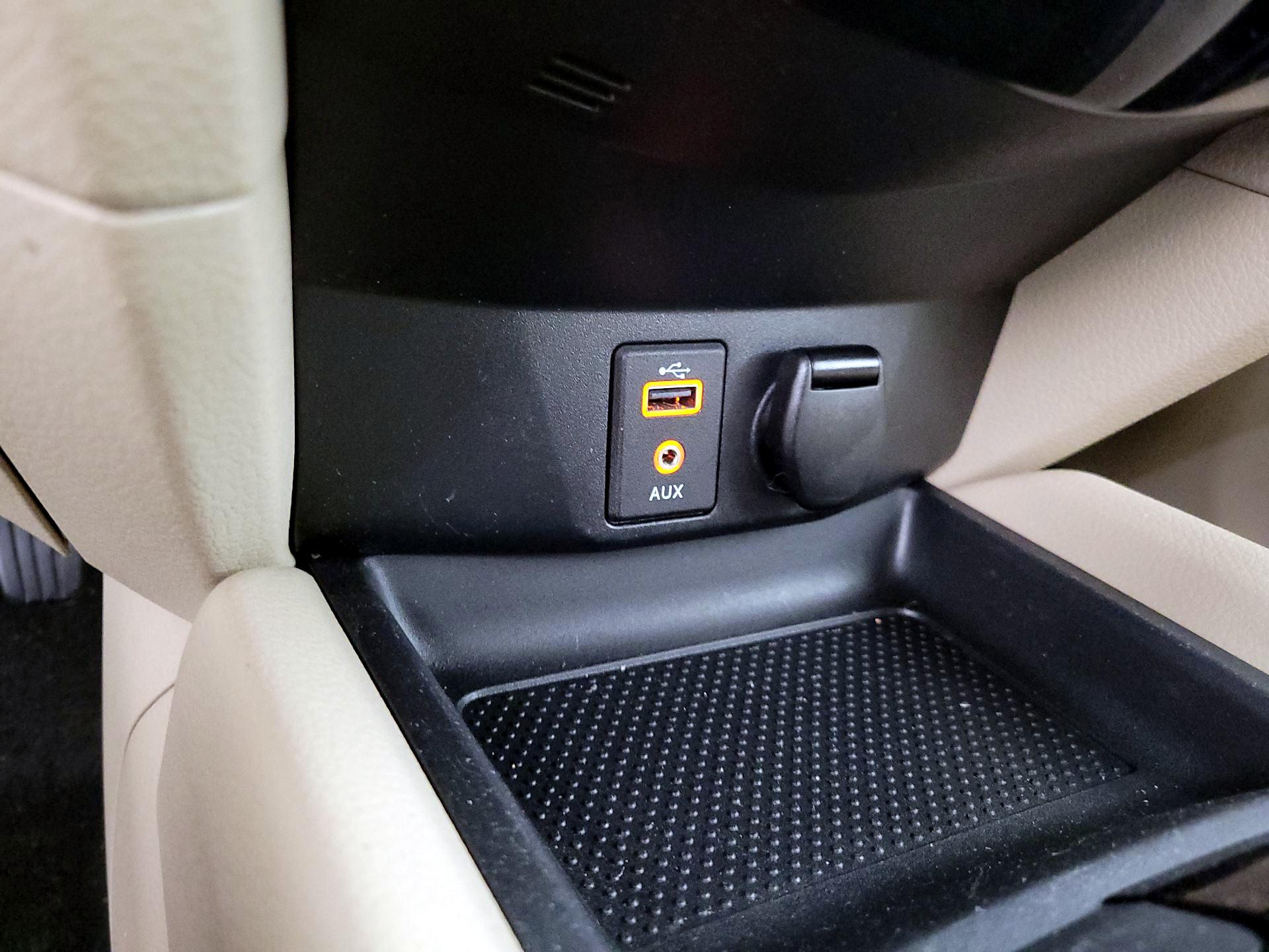 Thumbnail: 2017 Nissan Rogue - 18