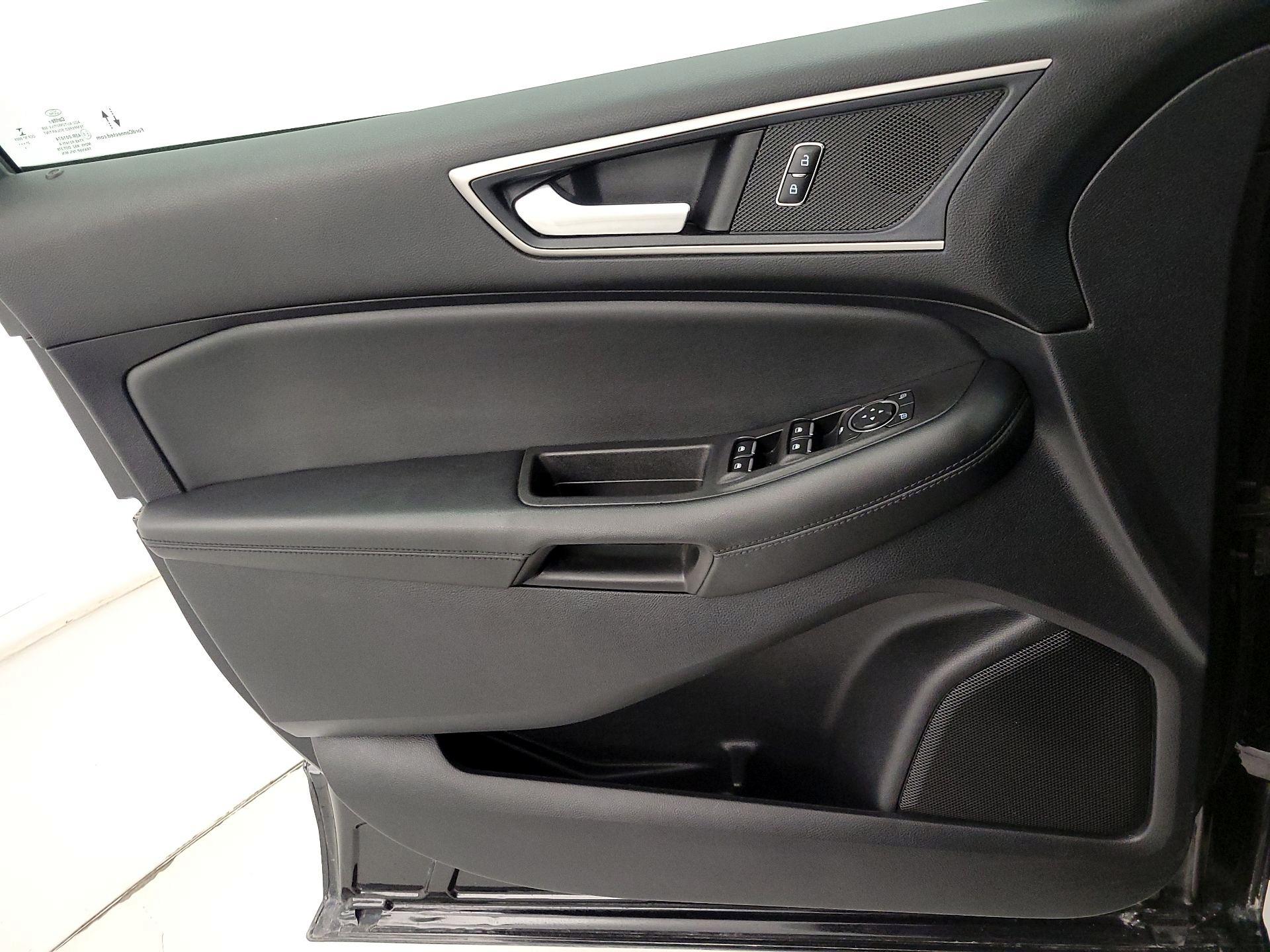 Thumbnail: 2022 Ford Edge - 12