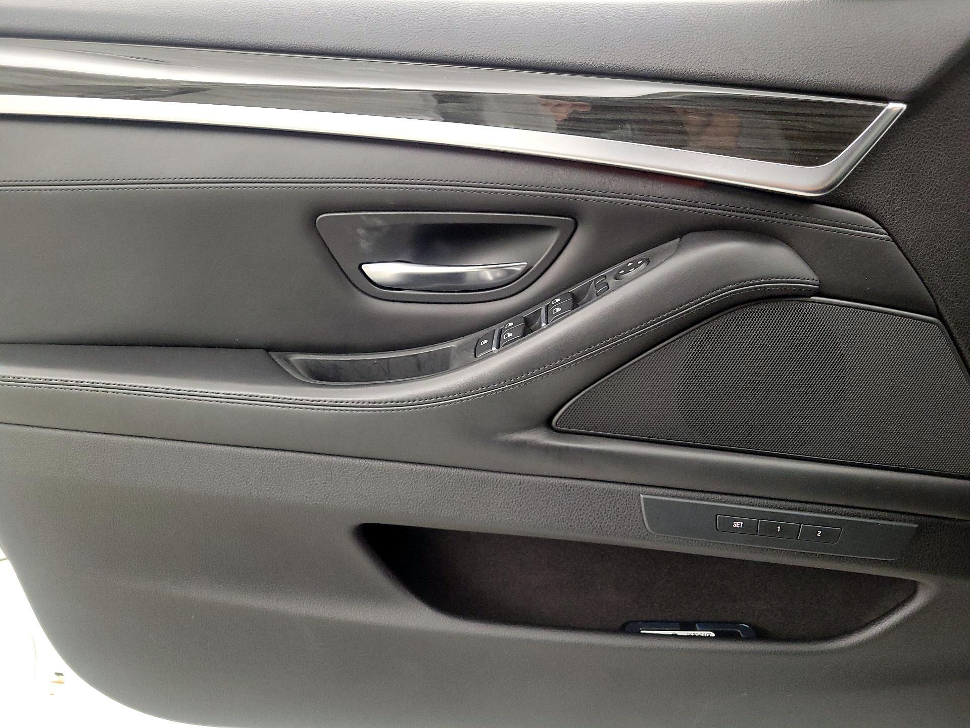Thumbnail: 2016 BMW 5 Series - 12