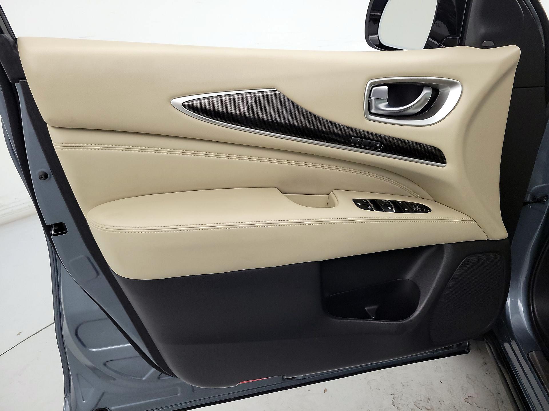 Thumbnail: 2018 INFINITI QX60 - 12