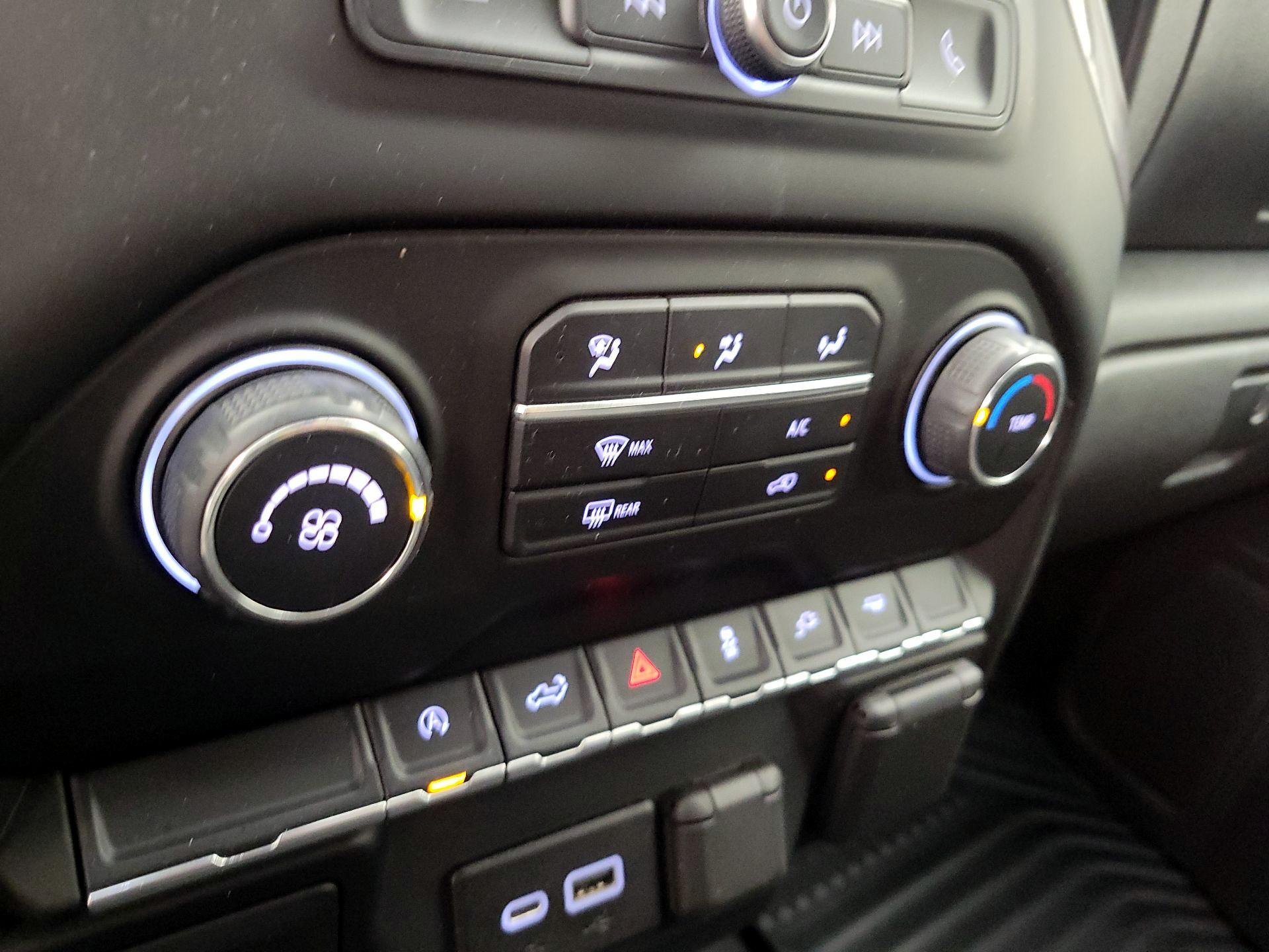 Thumbnail: 2021 Chevrolet Silverado 1500 - 16