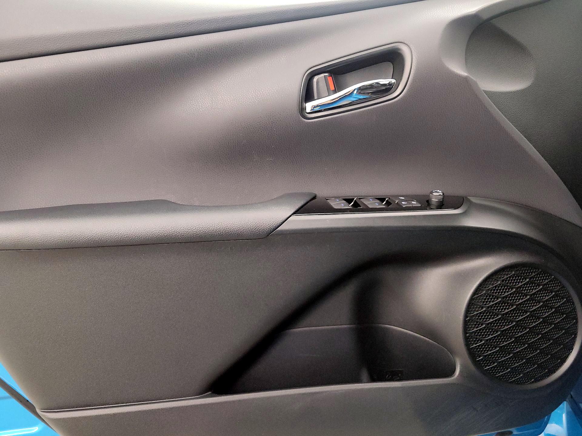 Thumbnail: 2019 Toyota Prius Prime - 12