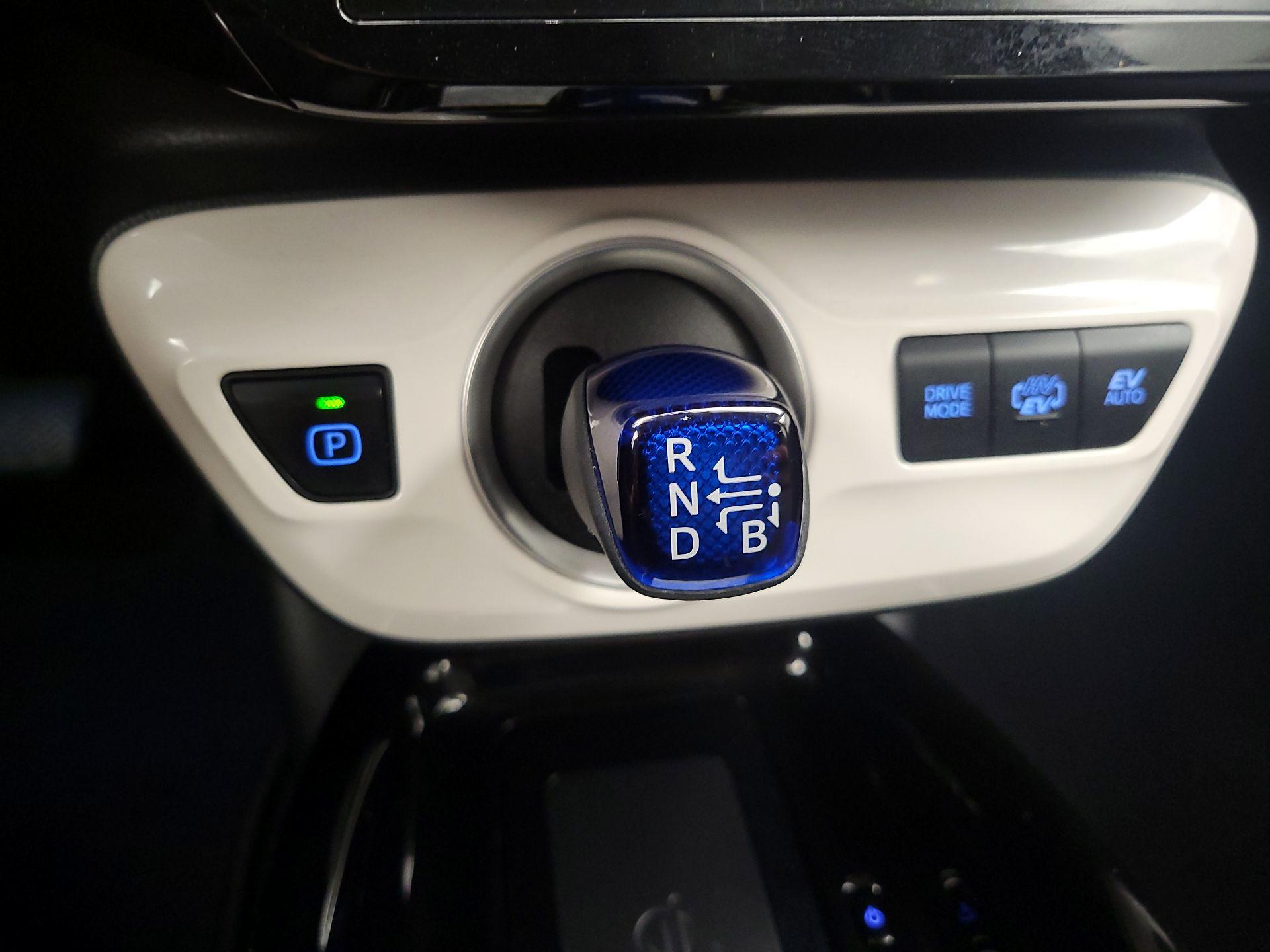 Thumbnail: 2019 Toyota Prius Prime - 17