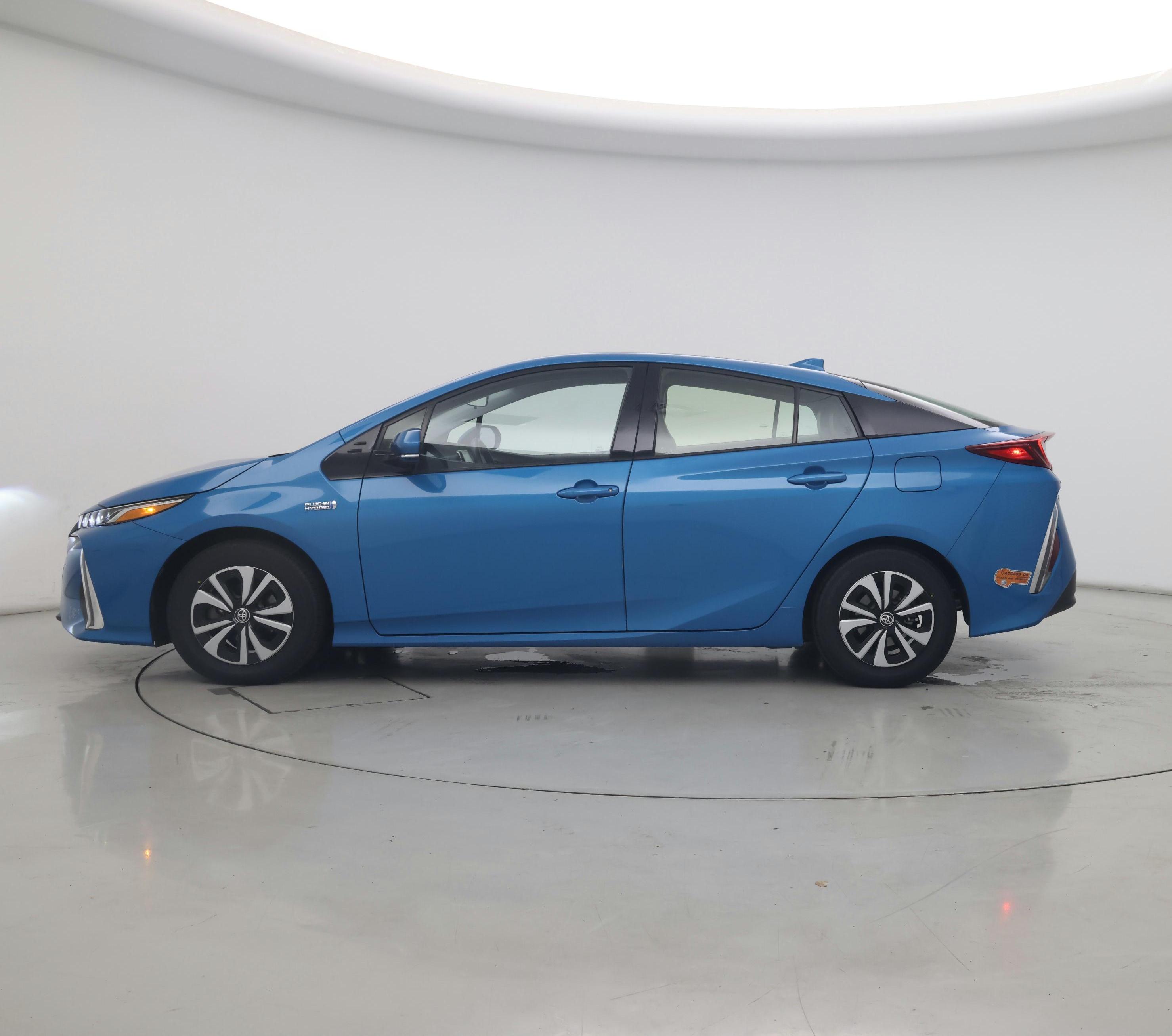 Thumbnail: 2019 Toyota Prius Prime - 3