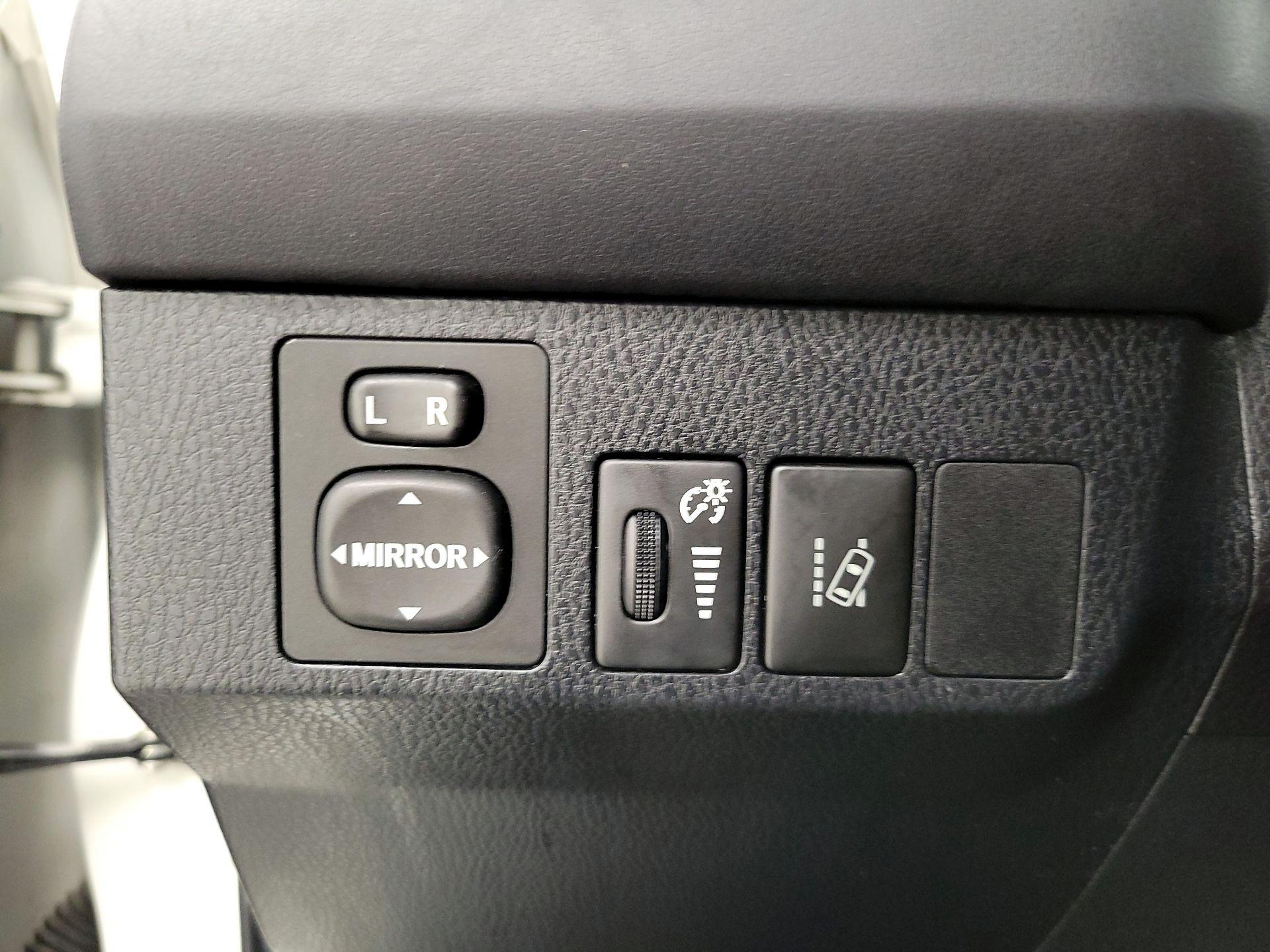 Thumbnail: 2017 Toyota RAV4 - 13