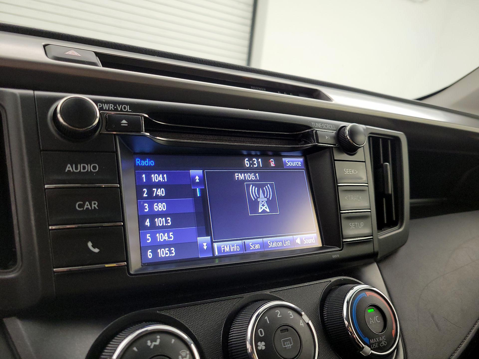 Thumbnail: 2017 Toyota RAV4 - 15