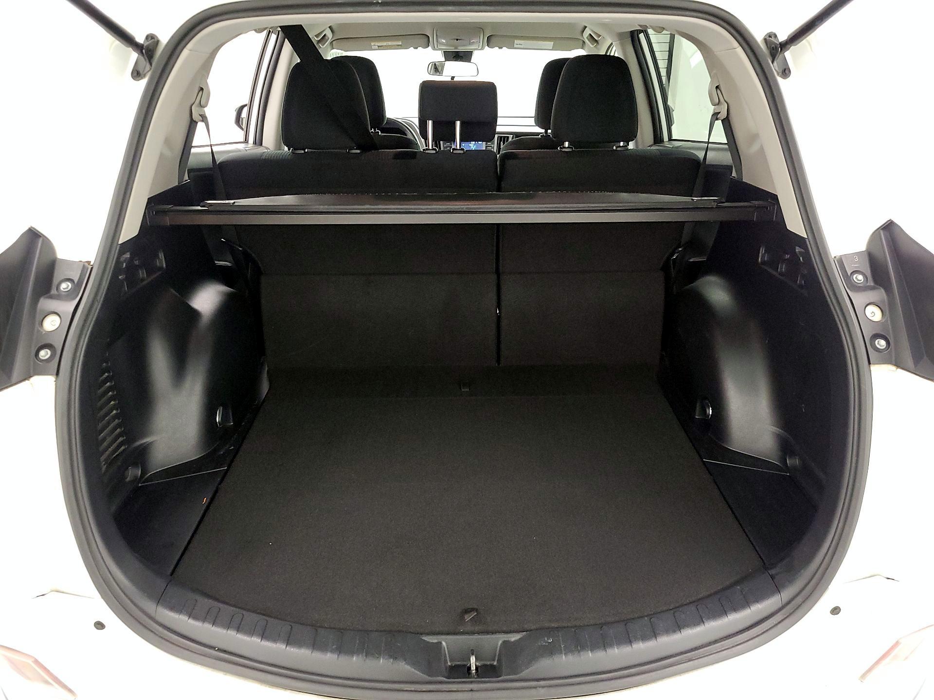 Thumbnail: 2017 Toyota RAV4 - 20