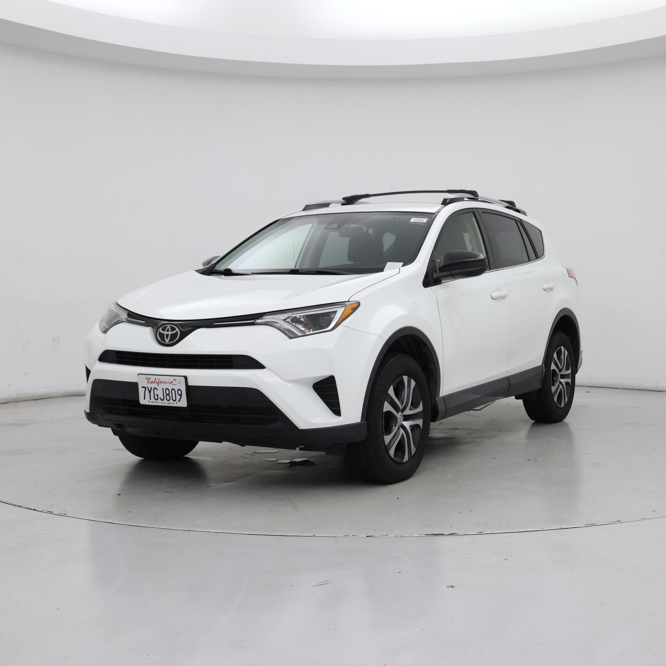 Thumbnail: 2017 Toyota RAV4 - 4