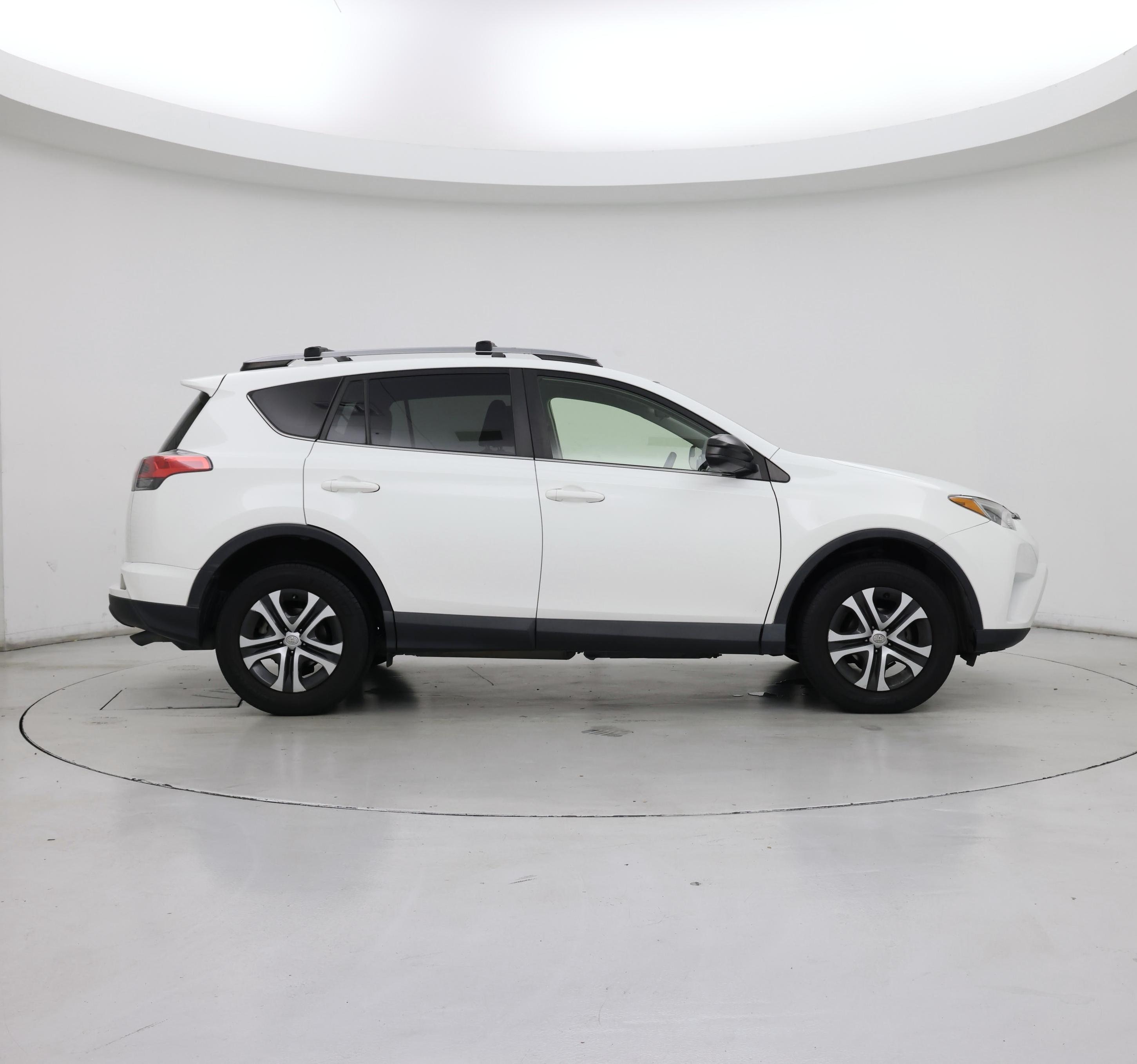 Thumbnail: 2017 Toyota RAV4 - 7