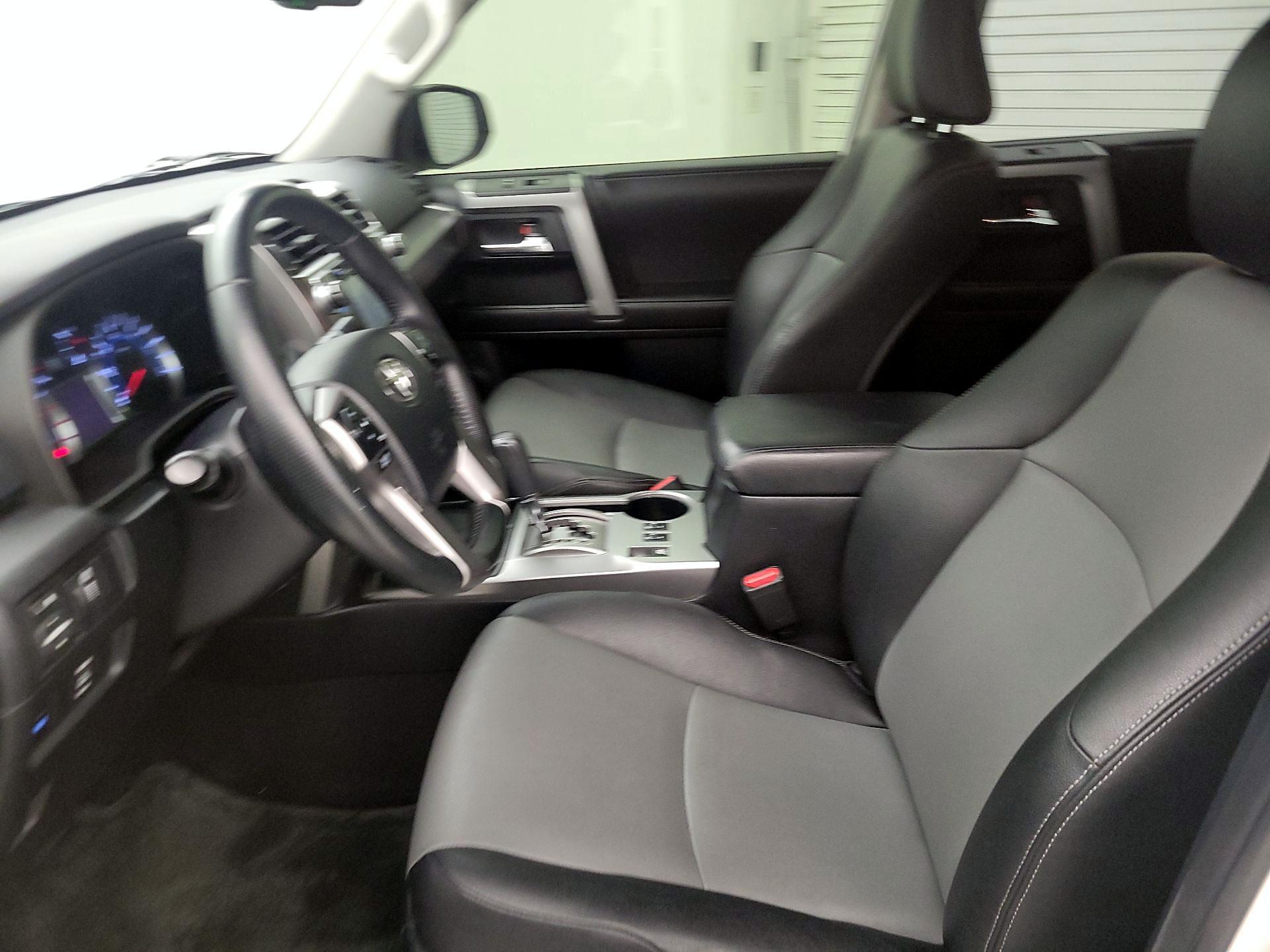 Thumbnail: 2014 Toyota 4Runner - 11