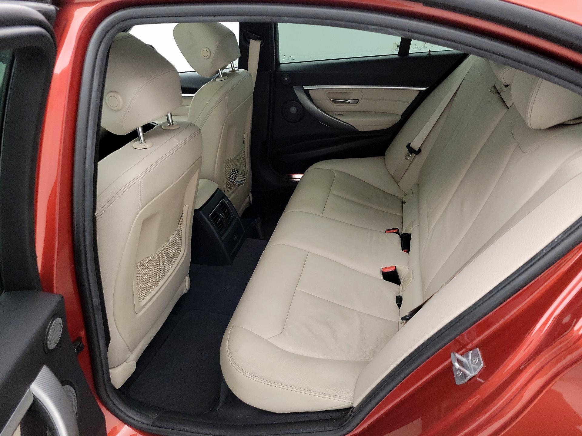 Thumbnail: 2018 BMW 3 Series - 20