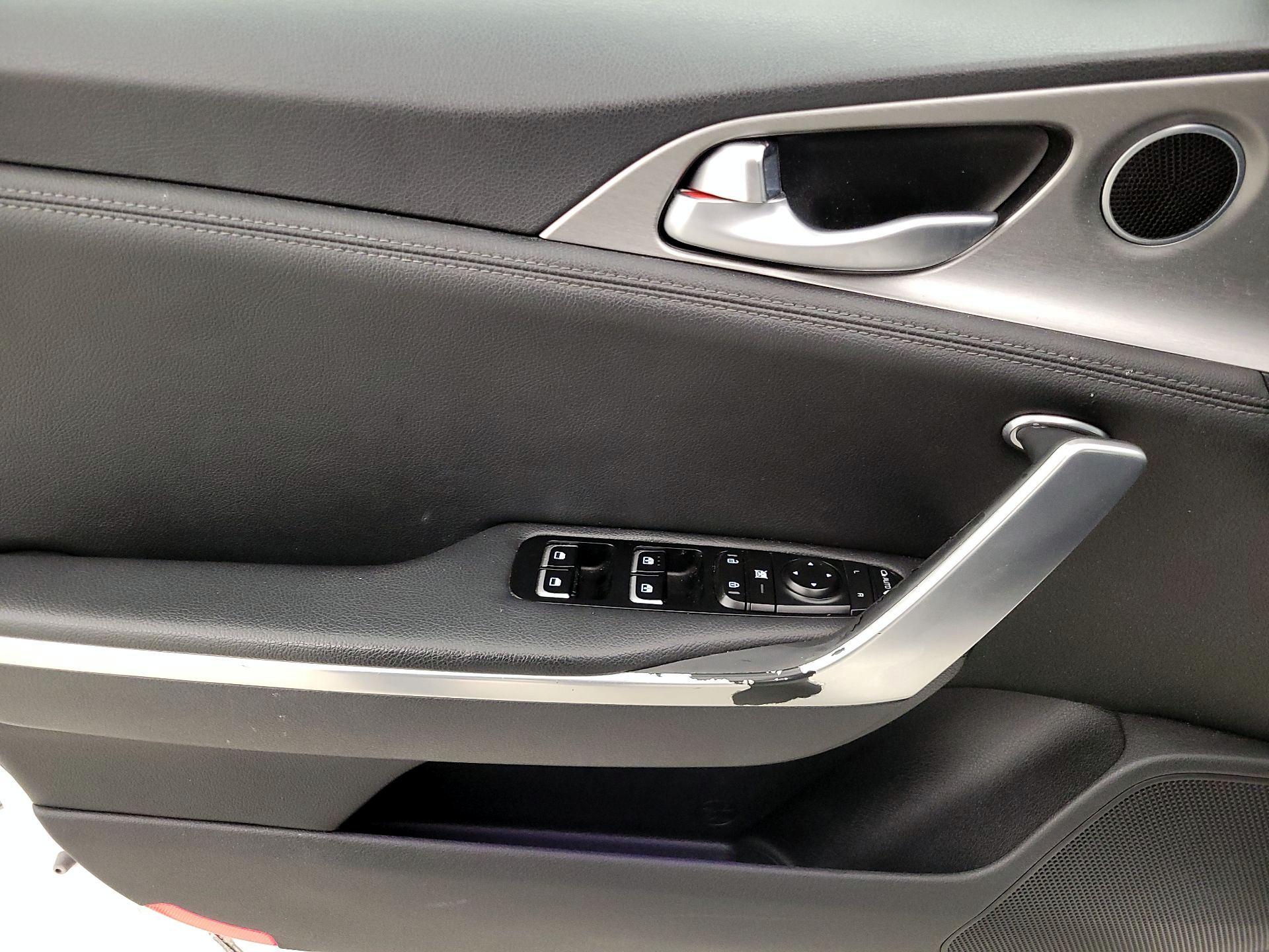 Thumbnail: 2019 Kia Stinger - 12