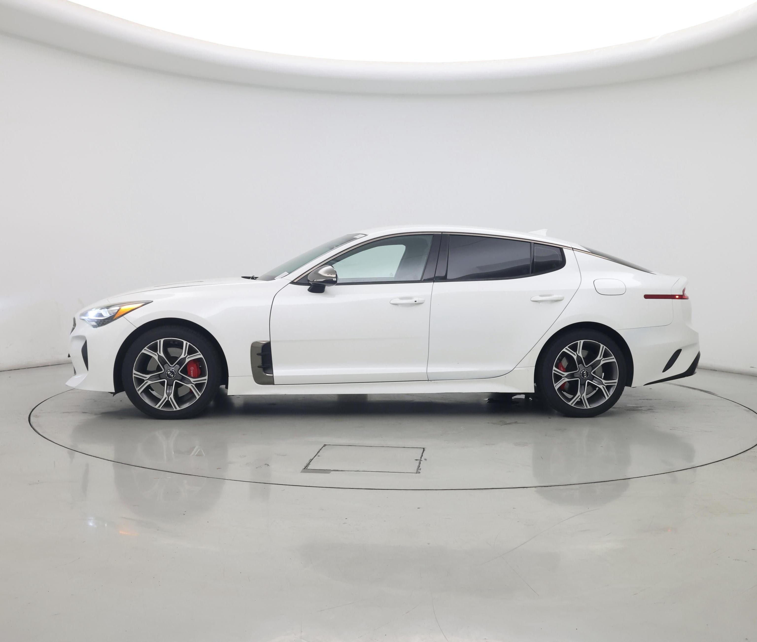 Thumbnail: 2019 Kia Stinger - 3