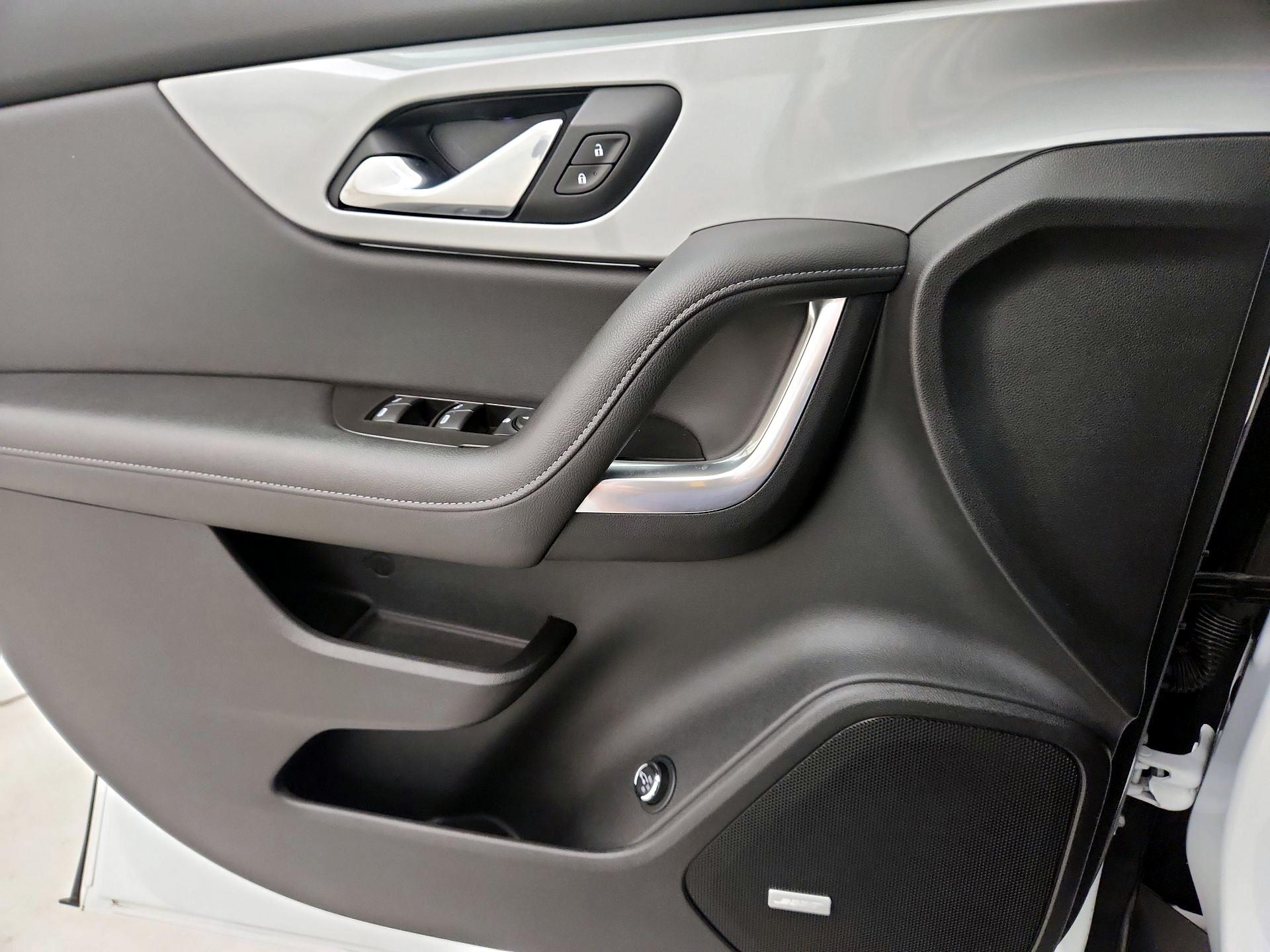 Thumbnail: 2020 Chevrolet Blazer - 12