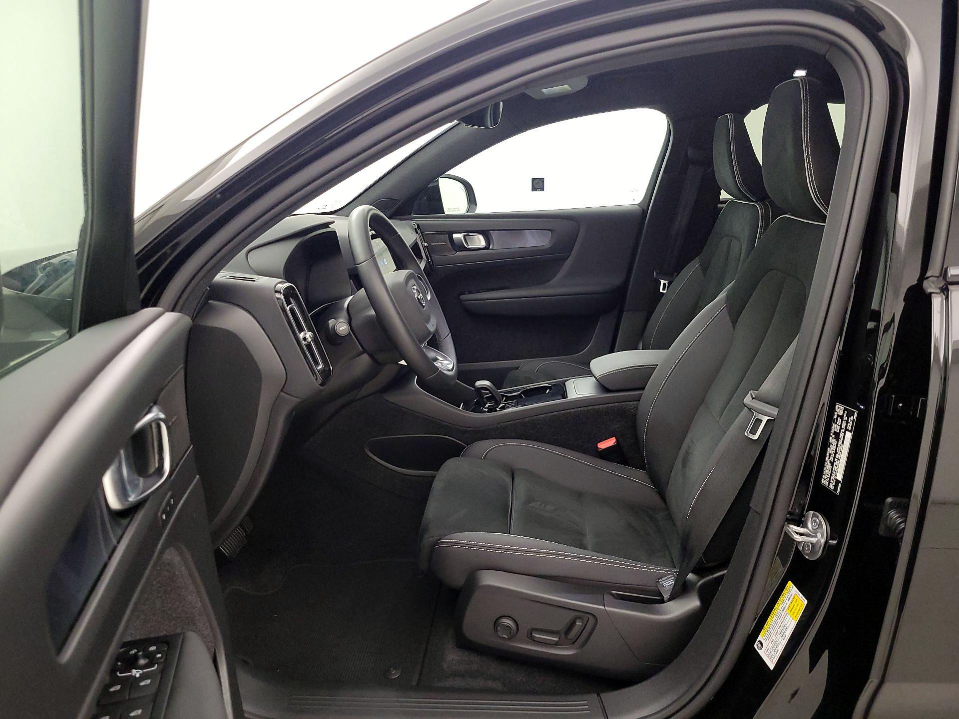 Thumbnail: 2022 Volvo C40 - 11