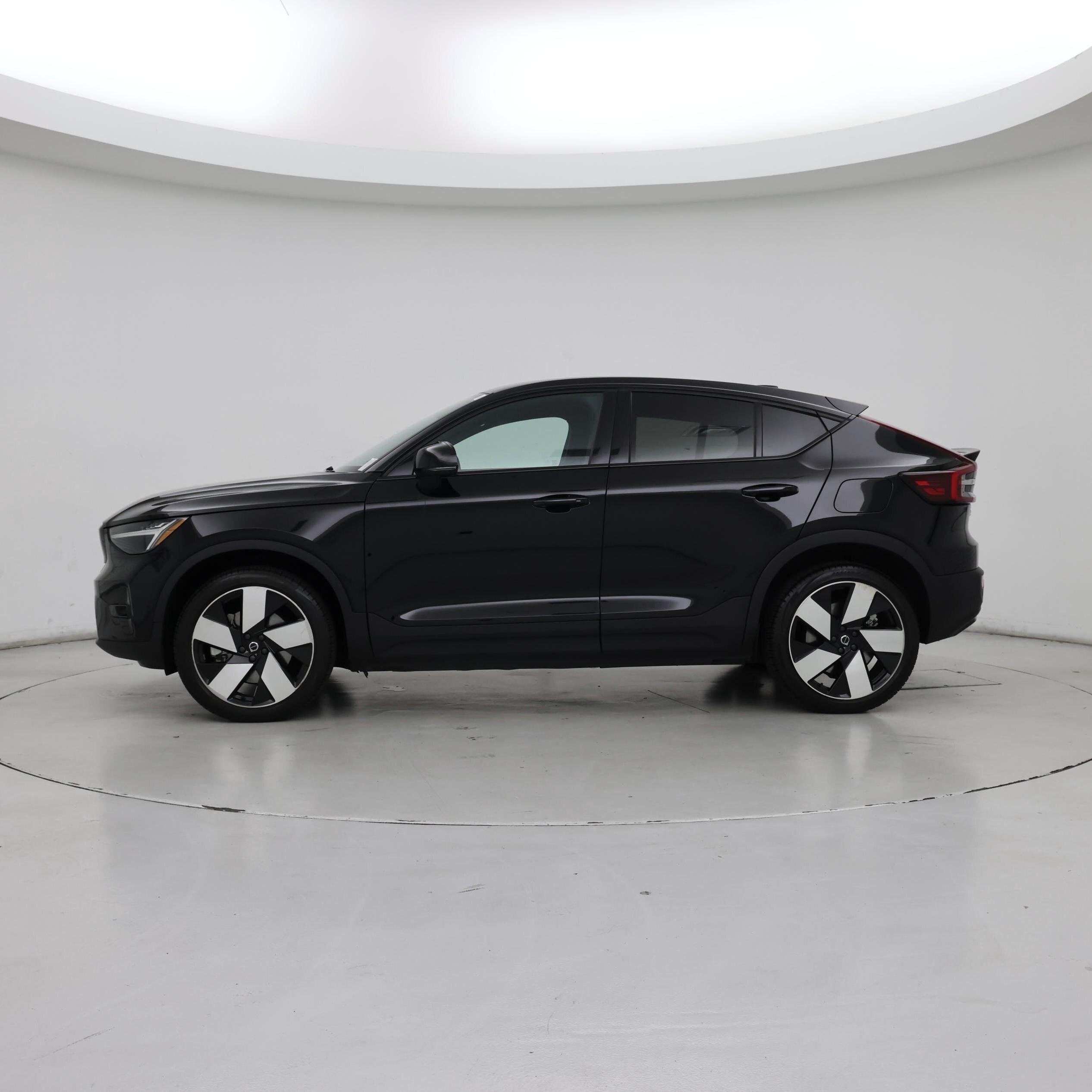 Thumbnail: 2022 Volvo C40 - 3