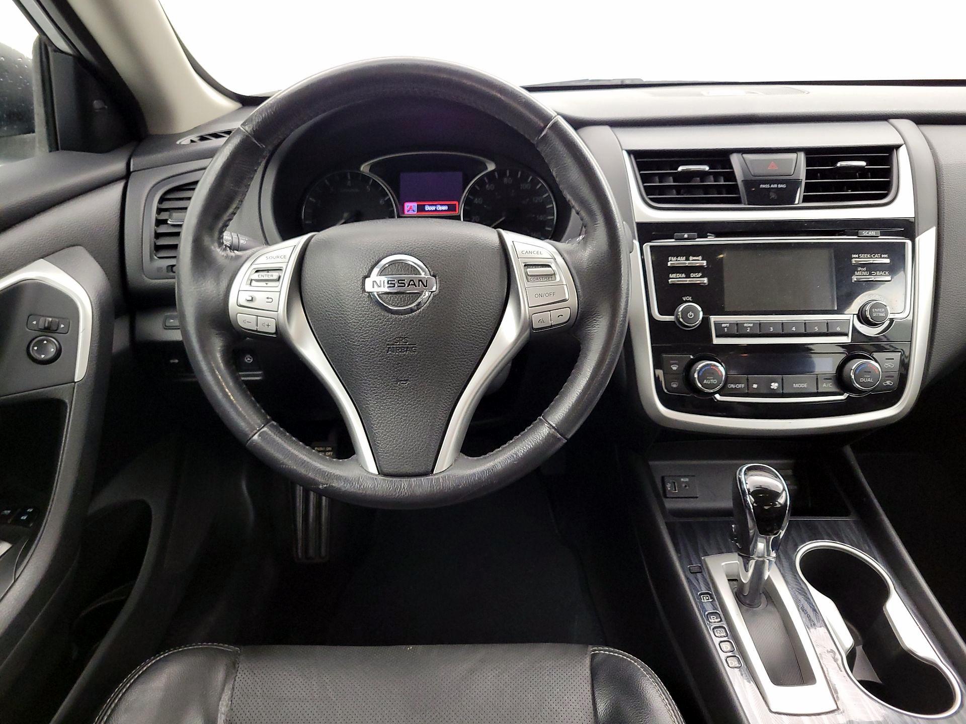 Thumbnail: 2018 Nissan Altima - 10