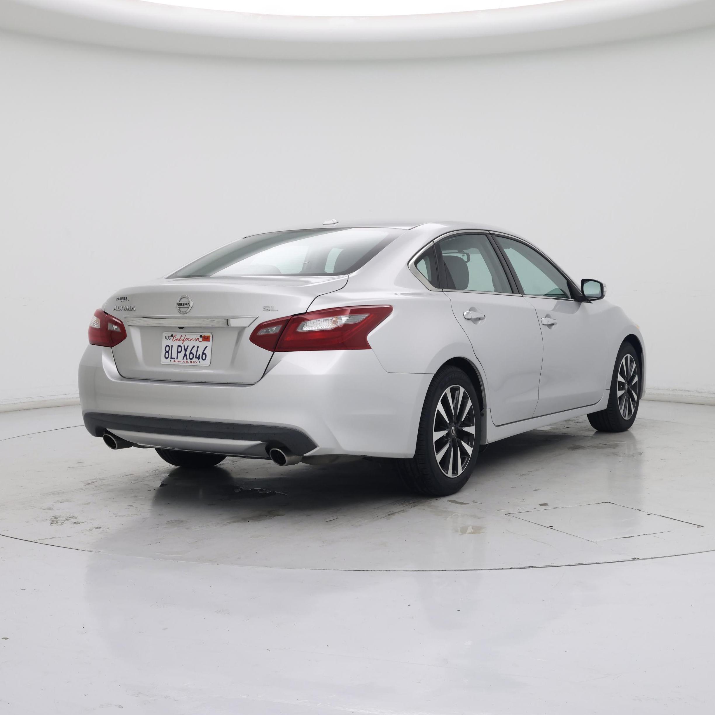 Thumbnail: 2018 Nissan Altima - 8