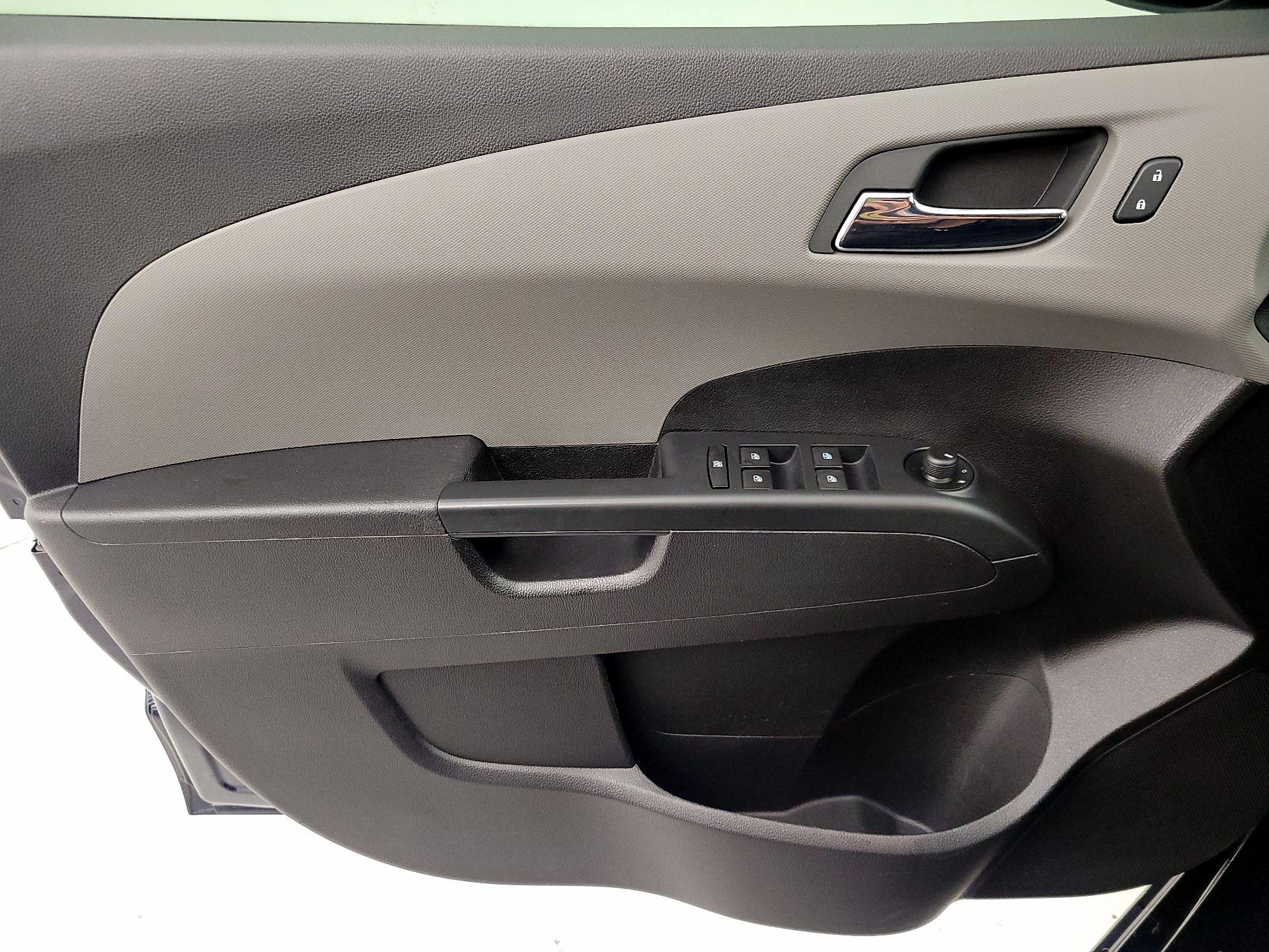 Thumbnail: 2015 Chevrolet Sonic - 12